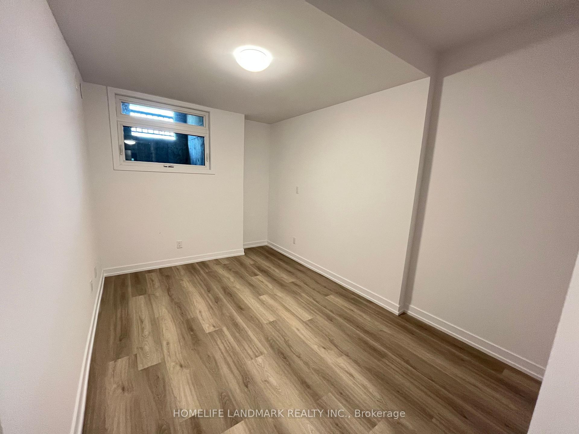 Photo 3 of Unit 316, 5 Bancroft Lane, Richmond Hill, Jefferson — HOMEH