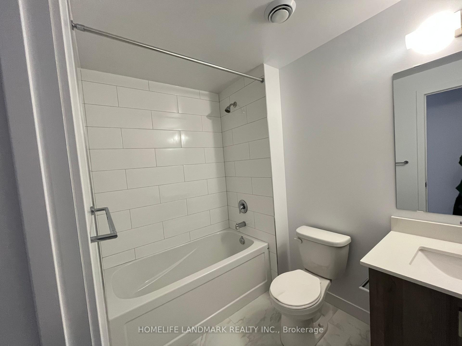 Photo 5 of Unit 316, 5 Bancroft Lane, Richmond Hill, Jefferson — HOMEH