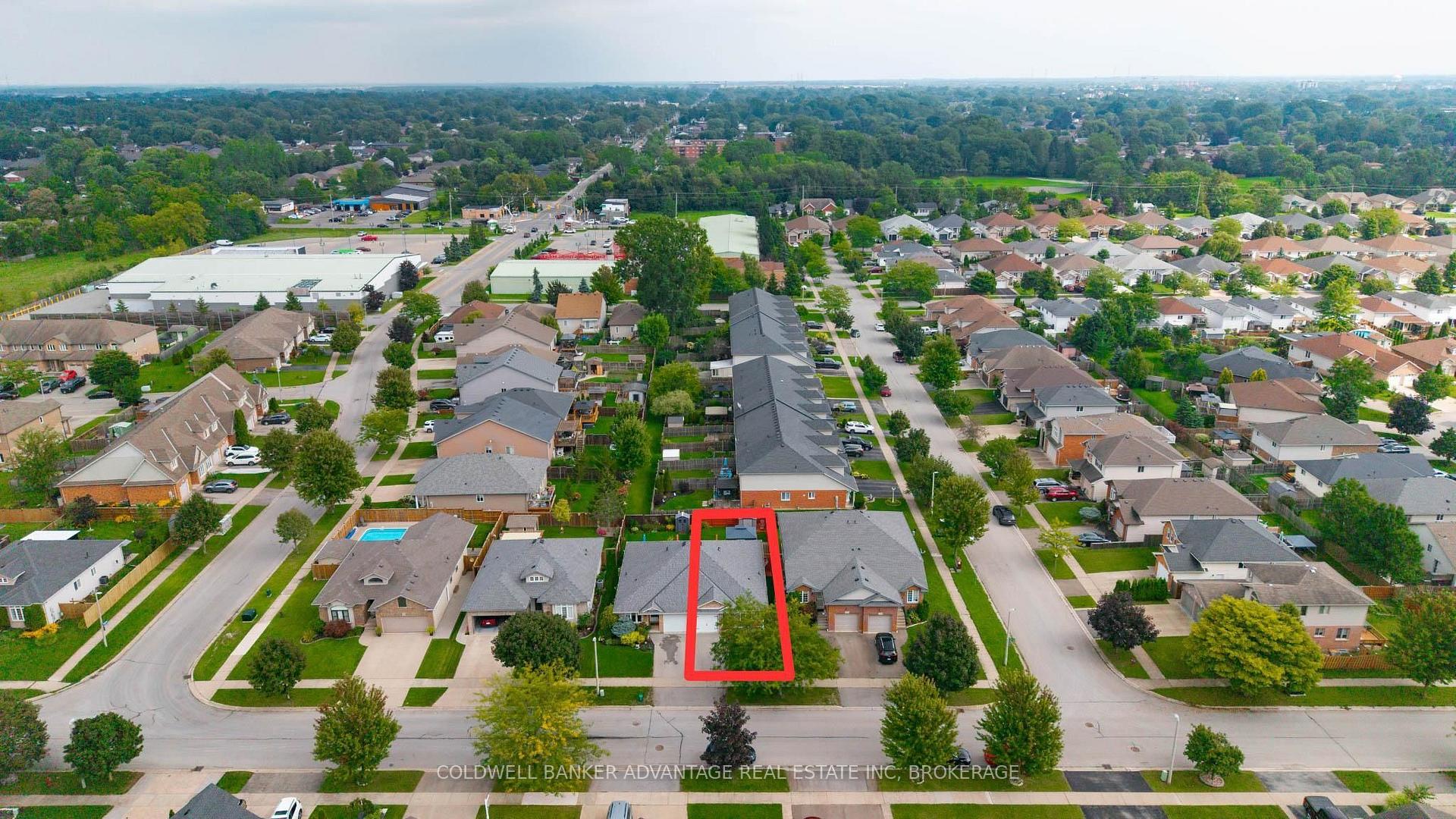 Photo 32 of 386 Foxtail Avenue, Welland, West Welland — HOMEH