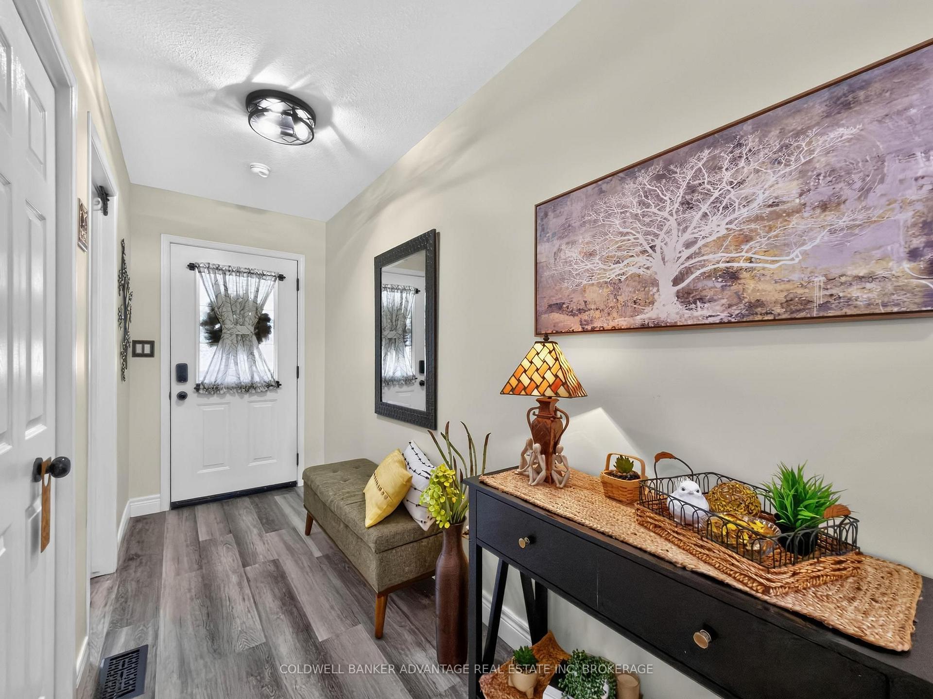 Photo 9 of 386 Foxtail Avenue, Welland, West Welland — HOMEH