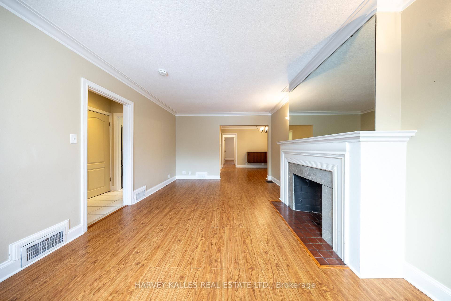 Photo 4 of Unit Main, 222 Joicey Boulevard, Toronto, Bedford Park-Nortown — HOMEH