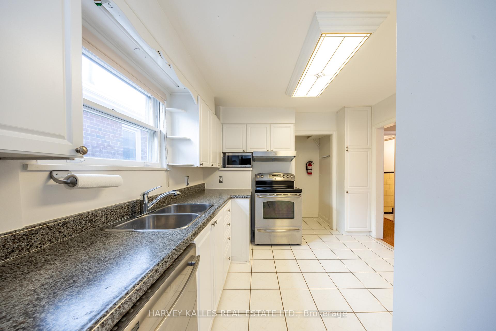 Photo 12 of Unit Main, 222 Joicey Boulevard, Toronto, Bedford Park-Nortown — HOMEH