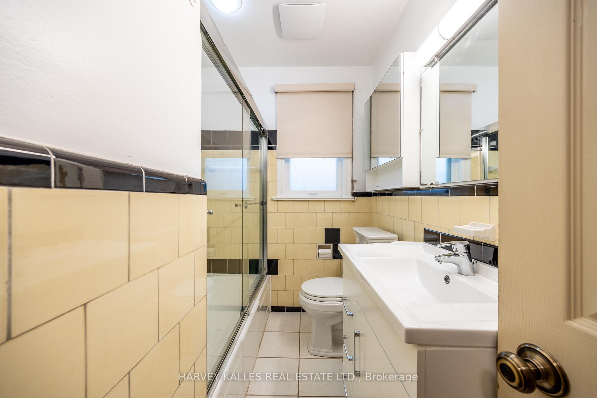 Photo 24 of Unit Main, 222 Joicey Boulevard, Toronto, Bedford Park-Nortown — HOMEH