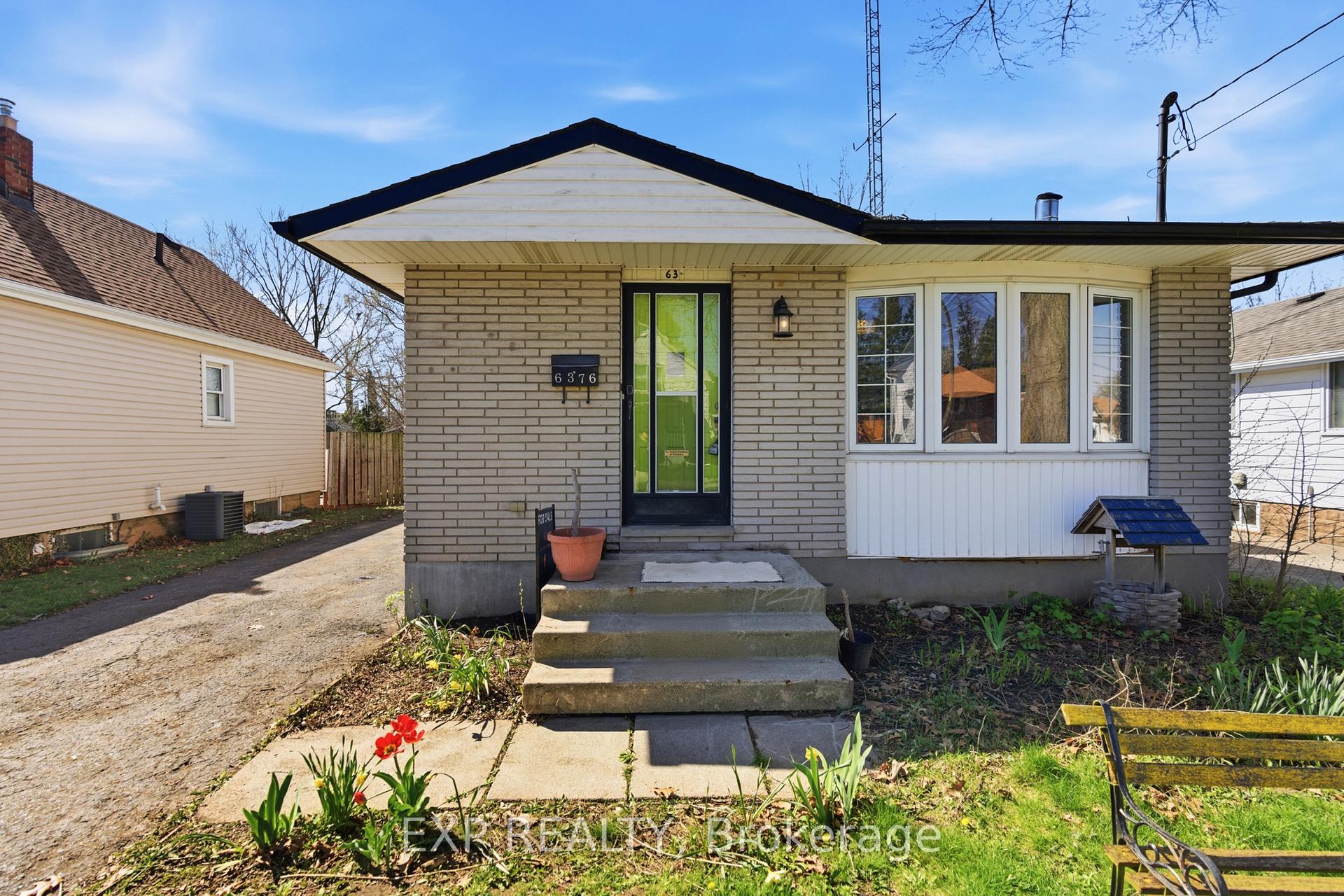 Photo 2 of 6376 Ash Street, Niagara Falls, Dorchester — HOMEH