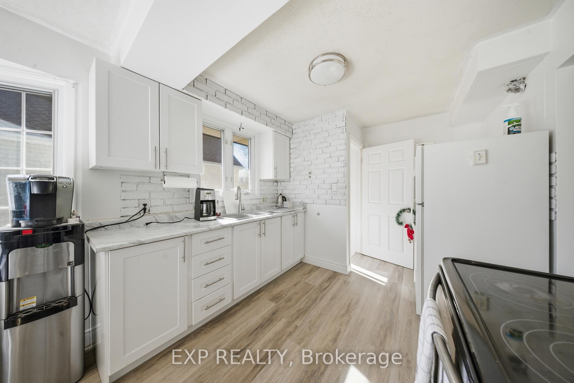 Photo 8 of 6376 Ash Street, Niagara Falls, Dorchester — HOMEH