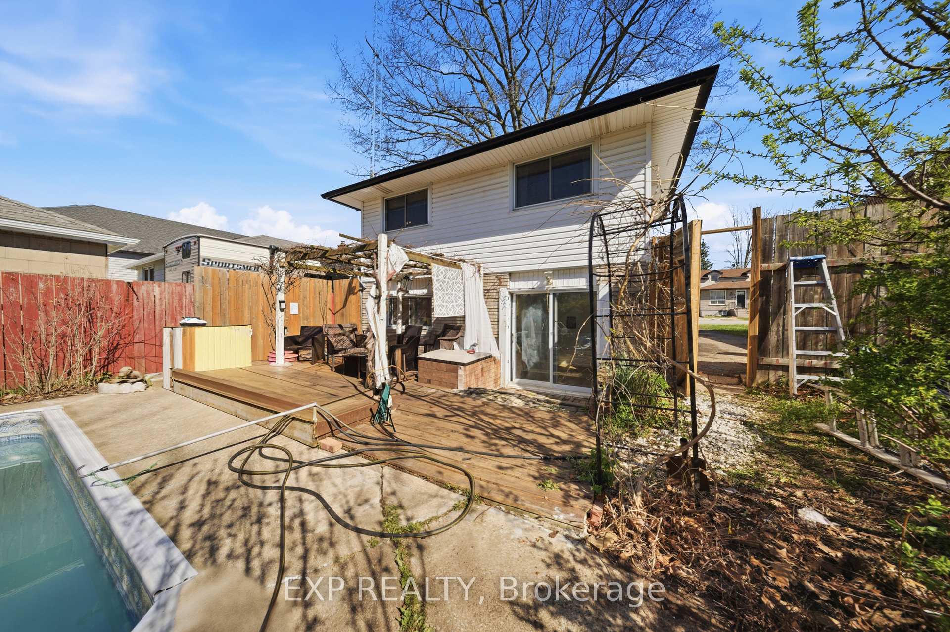 Photo 32 of 6376 Ash Street, Niagara Falls, Dorchester — HOMEH