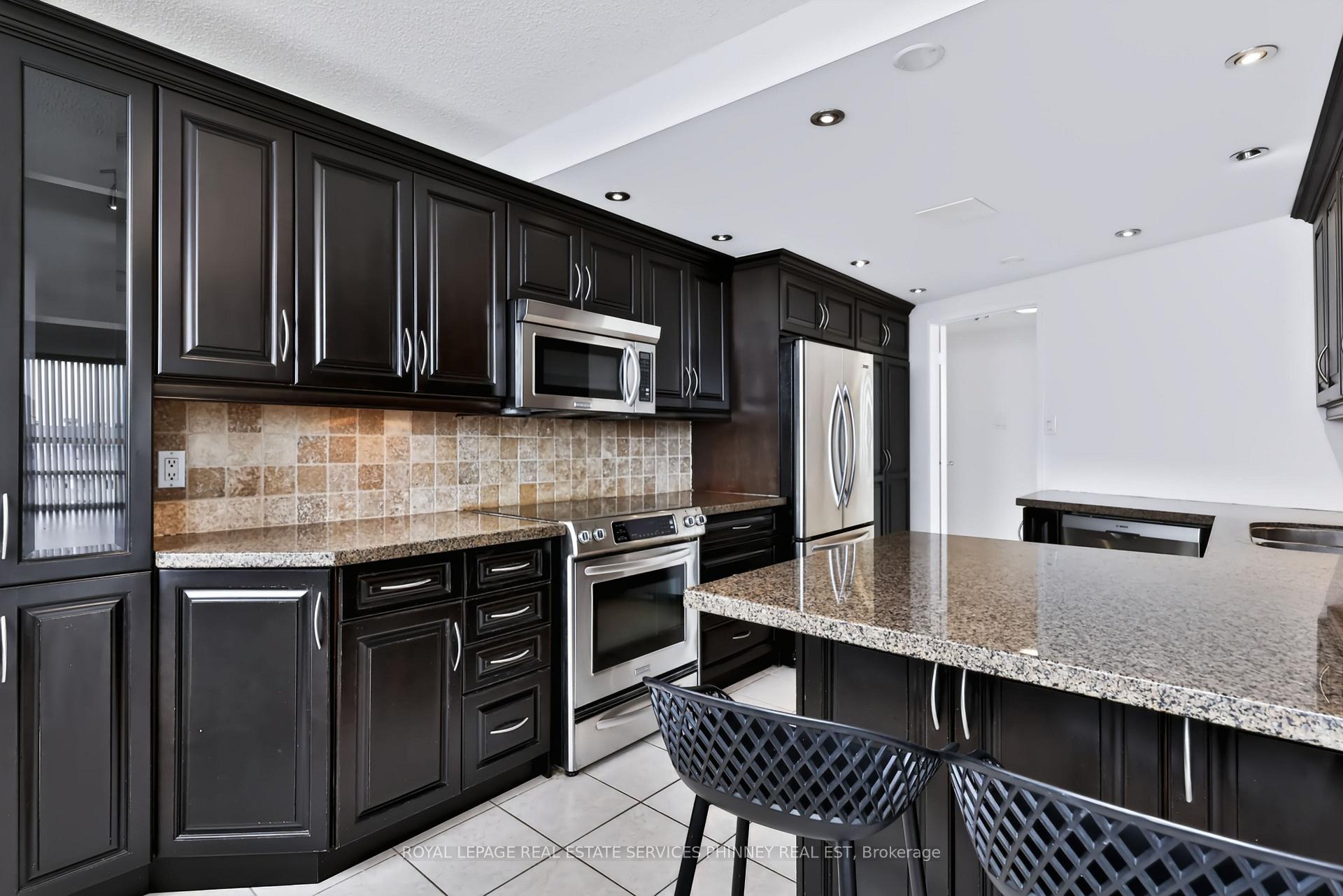 Photo 6 of Unit 2801, 3650 Kaneff Crescent, Mississauga, Mississauga Valleys — HOMEH