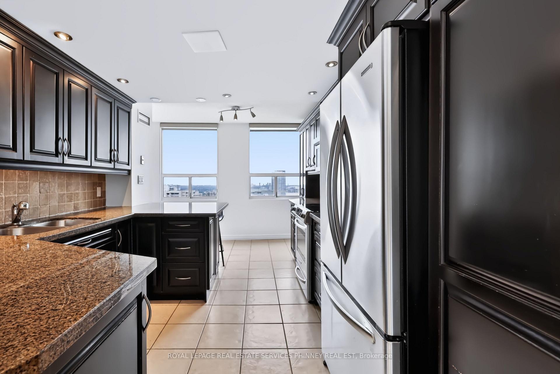 Photo 7 of Unit 2801, 3650 Kaneff Crescent, Mississauga, Mississauga Valleys — HOMEH