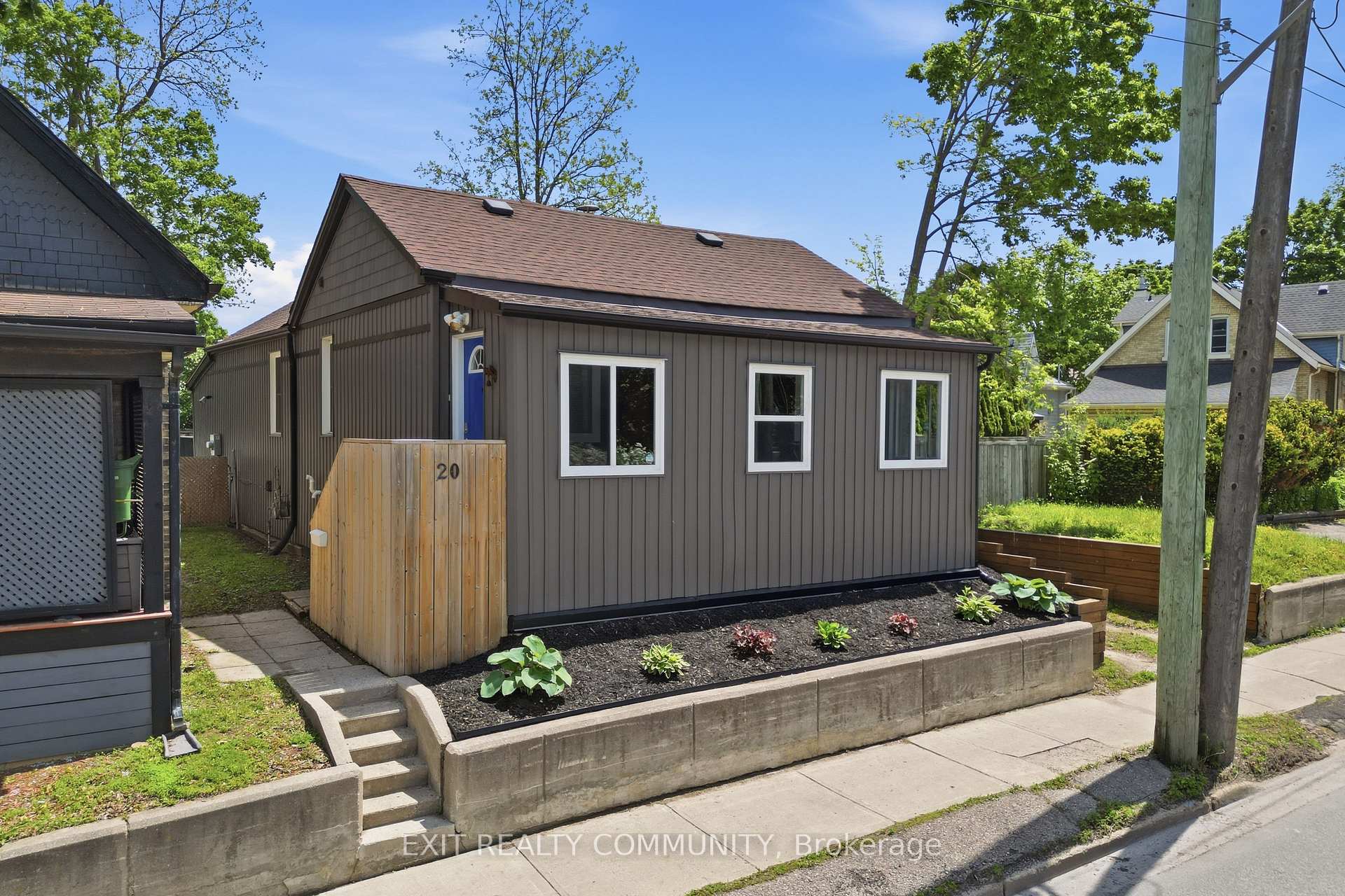 Photo of 20 Wharncliffe Road S