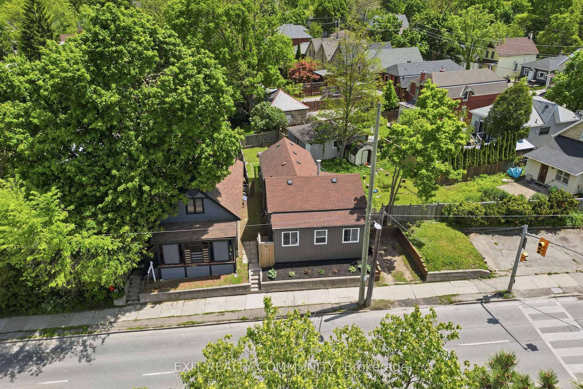 Photo 13 of 20 Wharncliffe Road S, London, South F — HOMEH