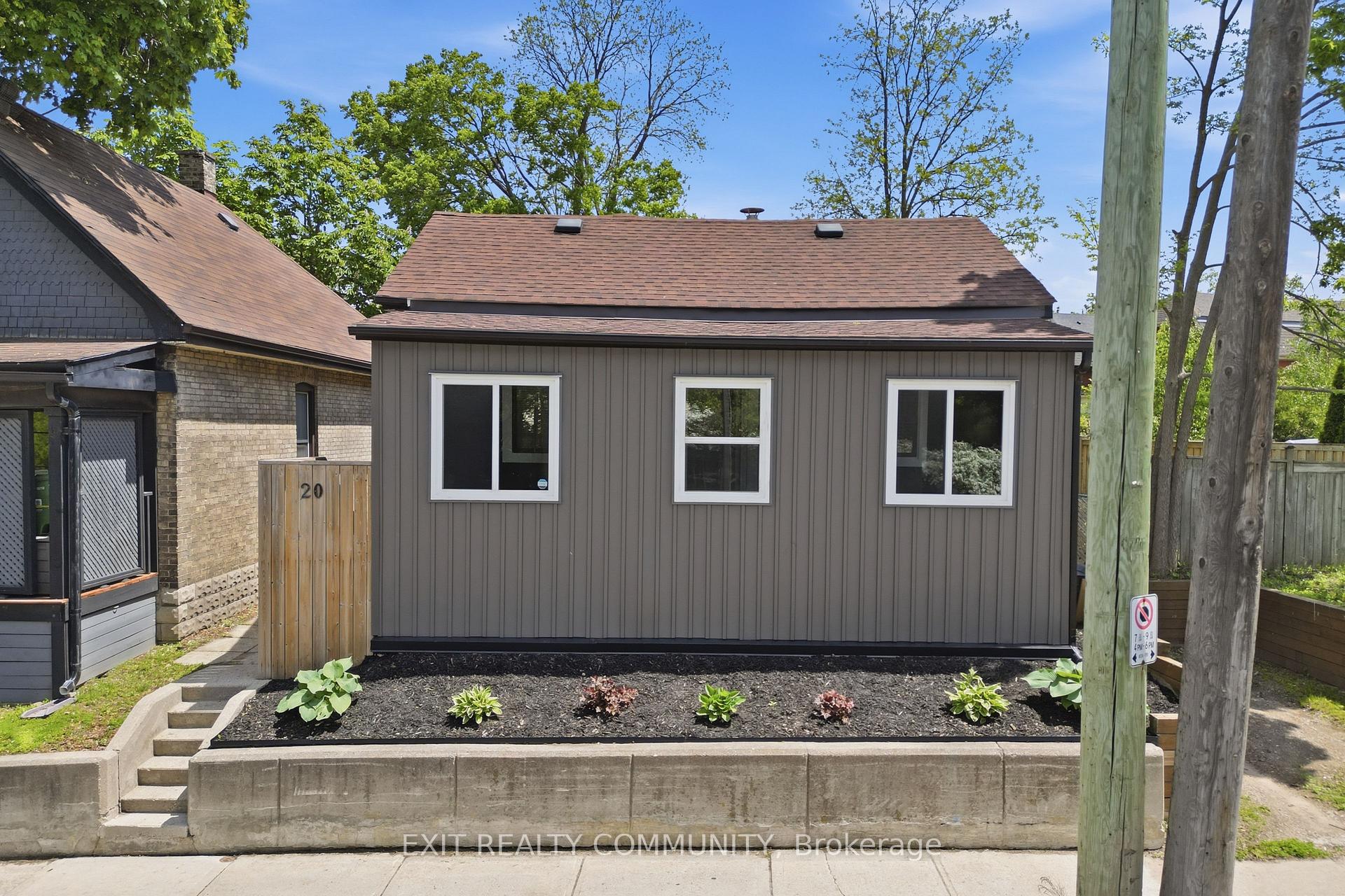Photo 14 of 20 Wharncliffe Road S, London, South F — HOMEH
