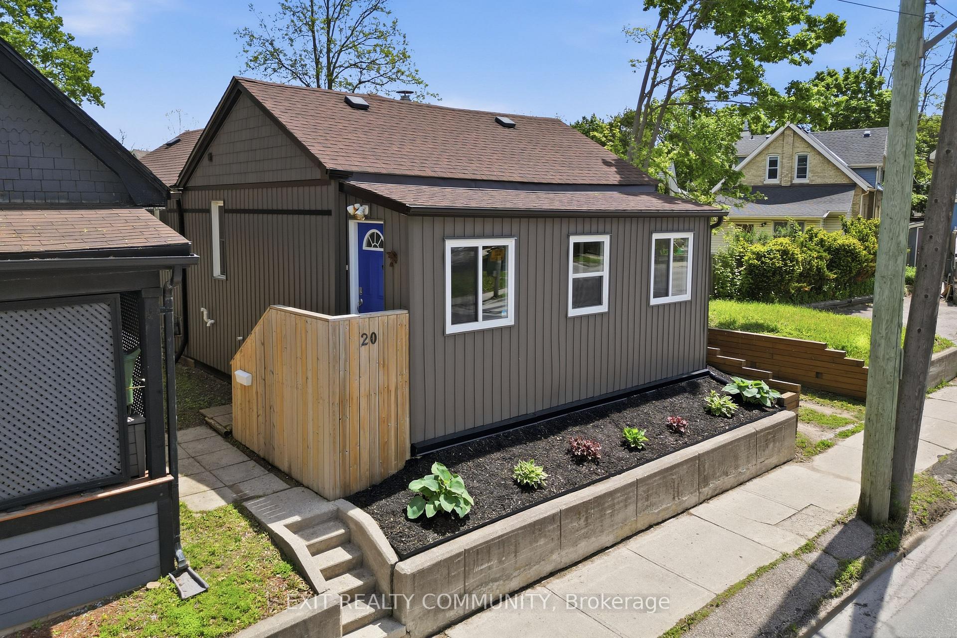 Photo 16 of 20 Wharncliffe Road S, London, South F — HOMEH