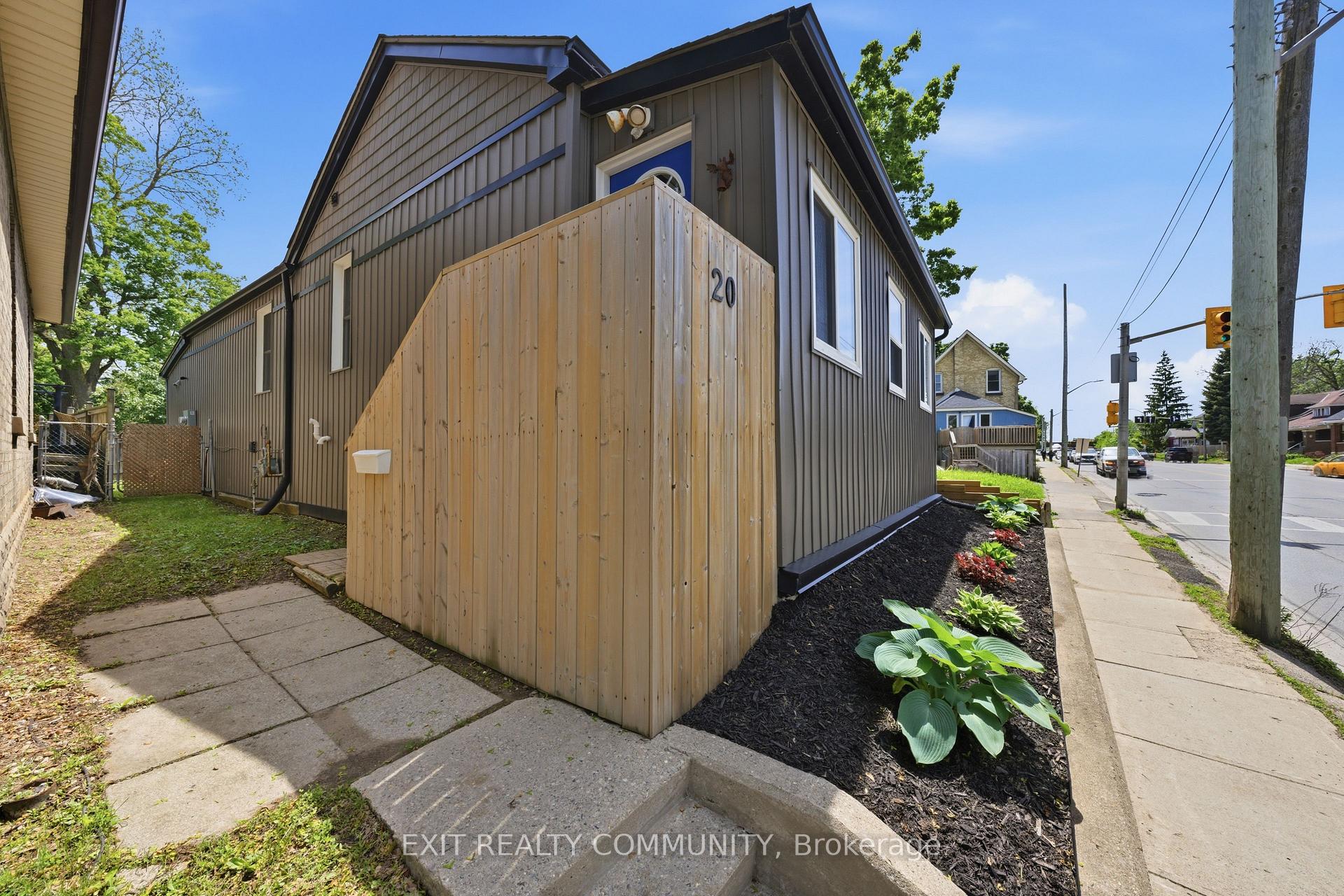 Photo 22 of 20 Wharncliffe Road S, London, South F — HOMEH