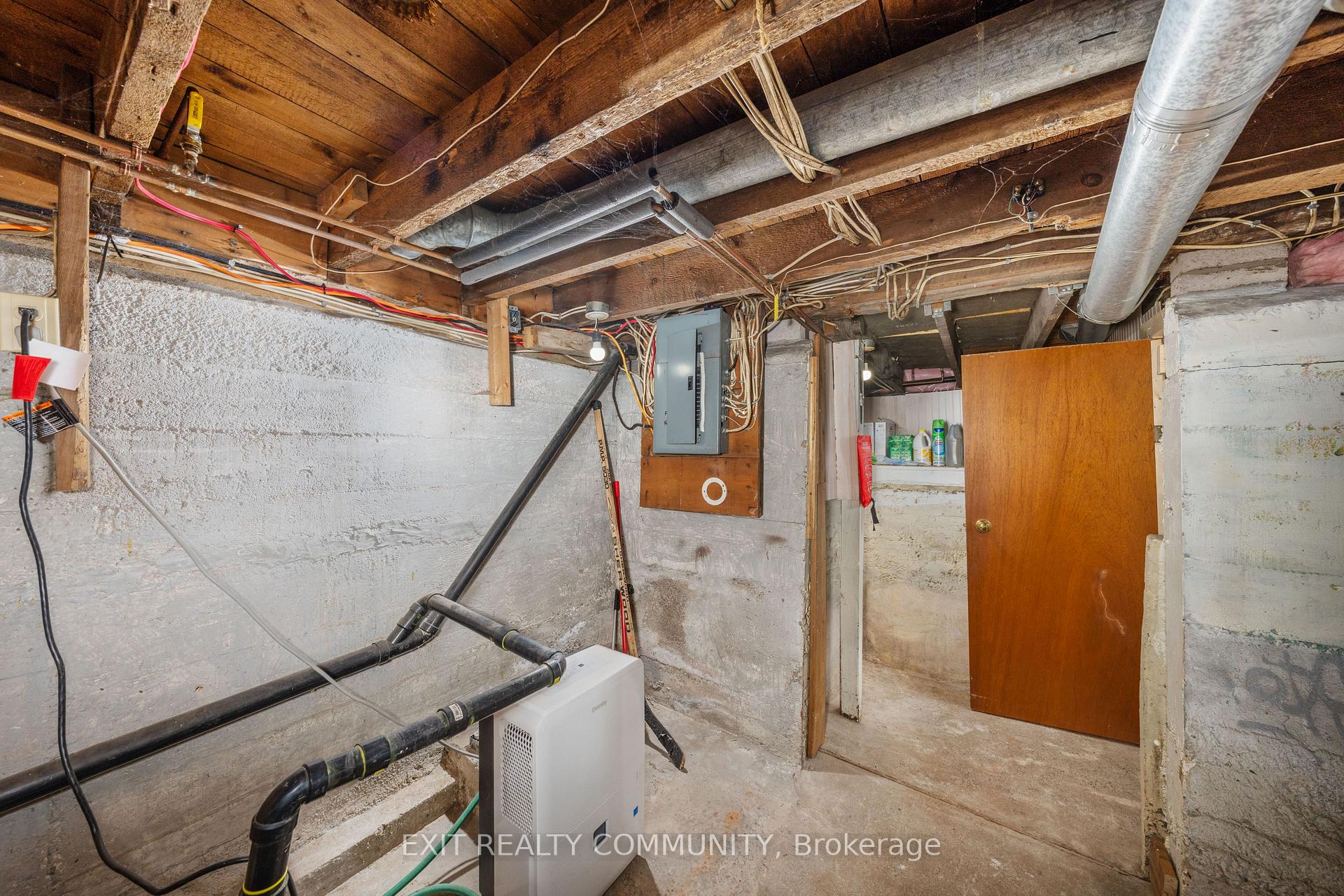 Photo 47 of 20 Wharncliffe Road S, London, South F — HOMEH