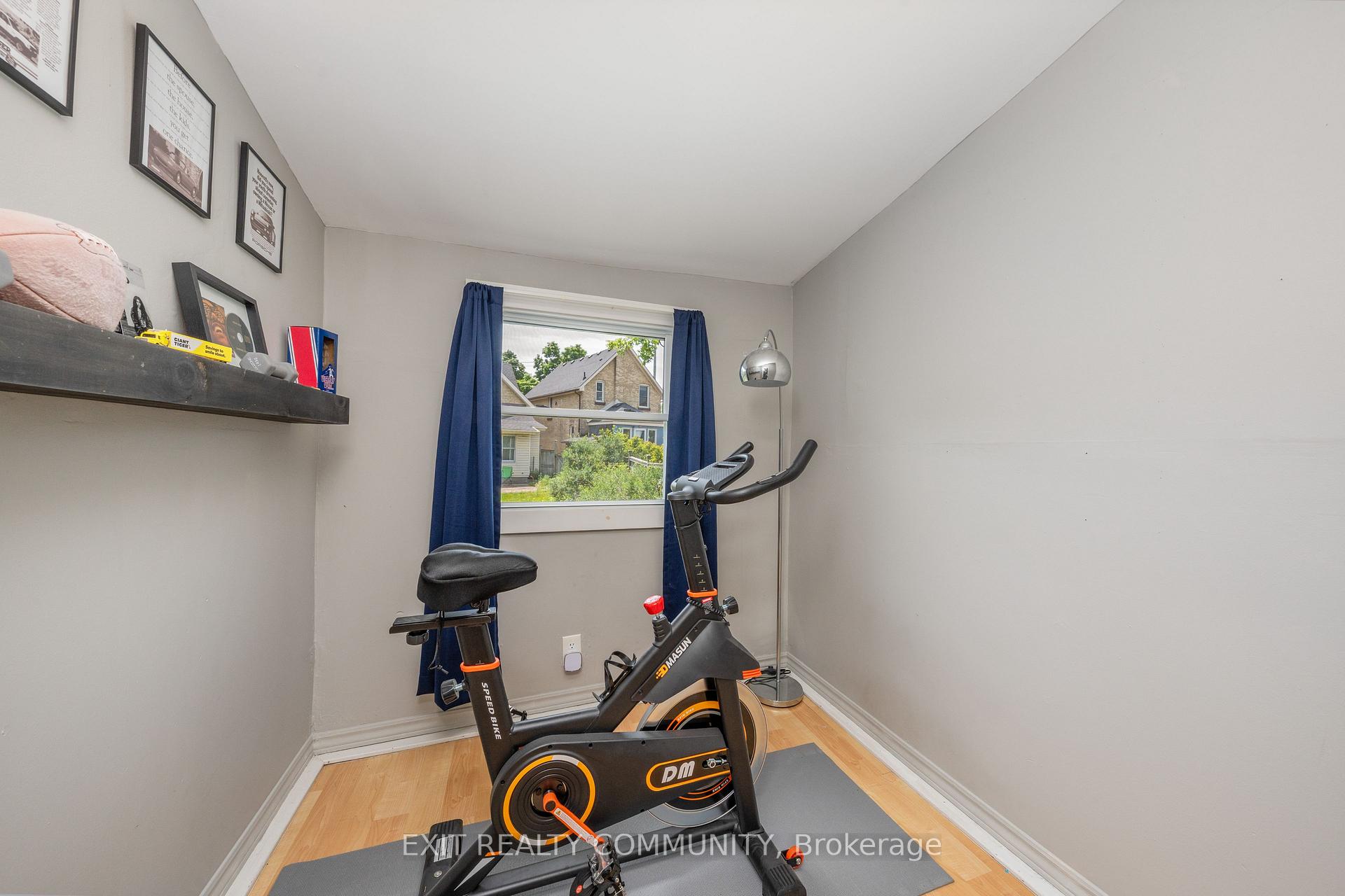 Photo 48 of 20 Wharncliffe Road S, London, South F — HOMEH