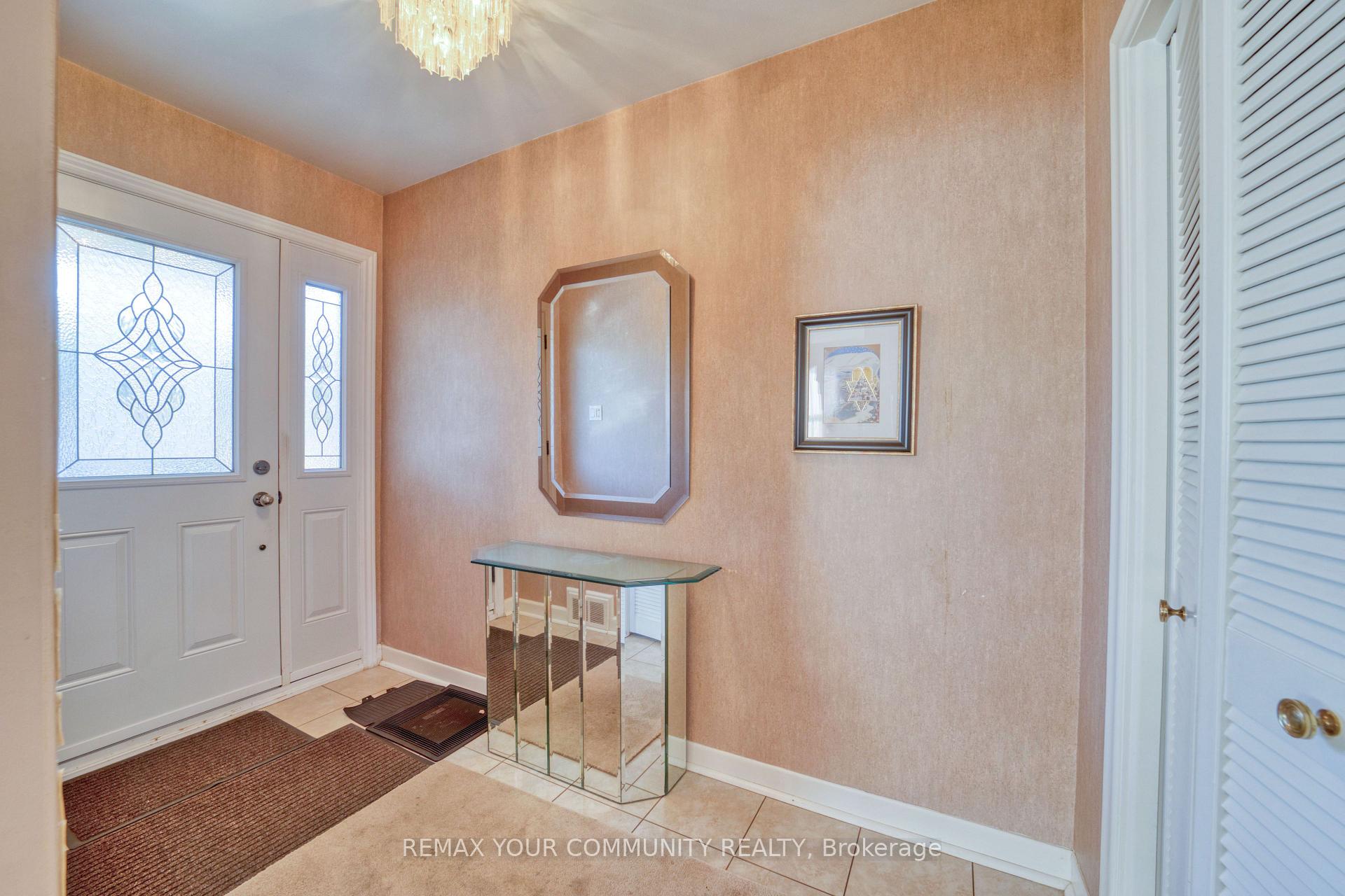 Photo 4 of 48 Alexis Boulevard, North York, Clanton Park — HOMEH