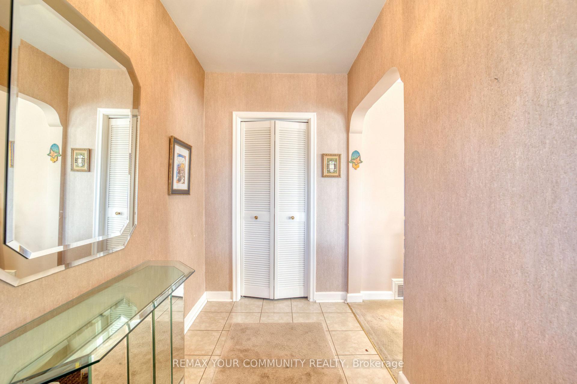 Photo 5 of 48 Alexis Boulevard, North York, Clanton Park — HOMEH