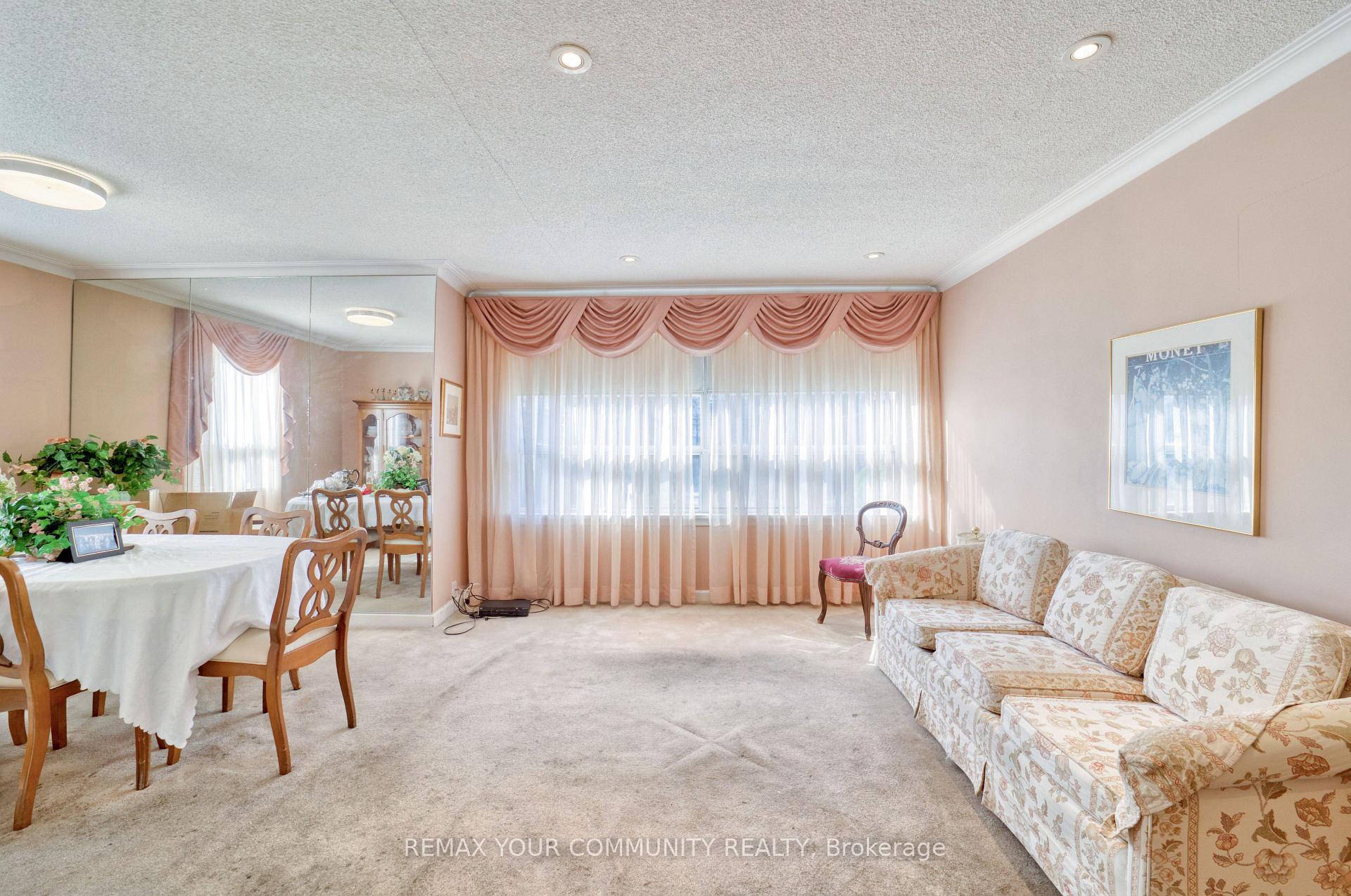 Photo 6 of 48 Alexis Boulevard, North York, Clanton Park — HOMEH