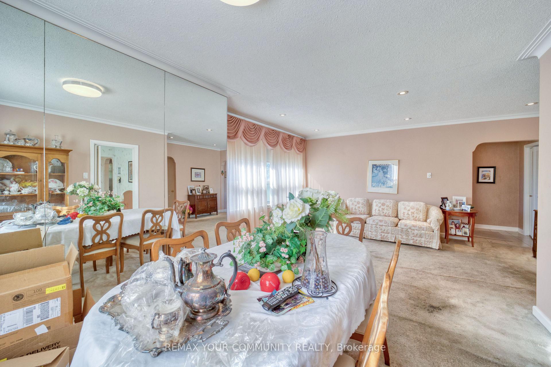 Photo 10 of 48 Alexis Boulevard, North York, Clanton Park — HOMEH