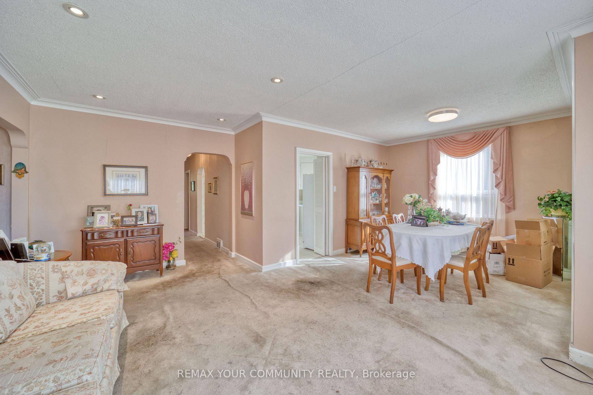 Photo 11 of 48 Alexis Boulevard, North York, Clanton Park — HOMEH