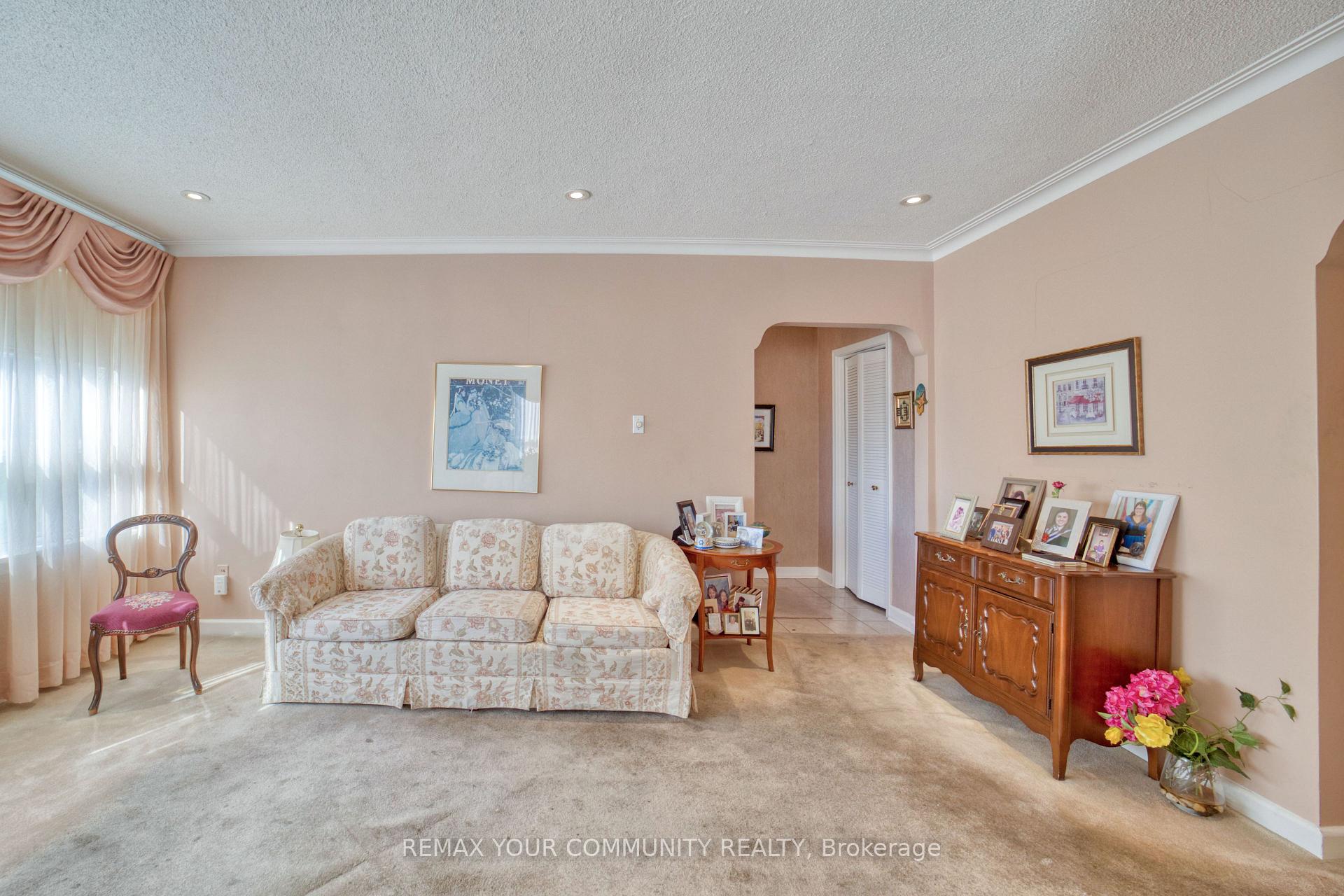 Photo 12 of 48 Alexis Boulevard, North York, Clanton Park — HOMEH