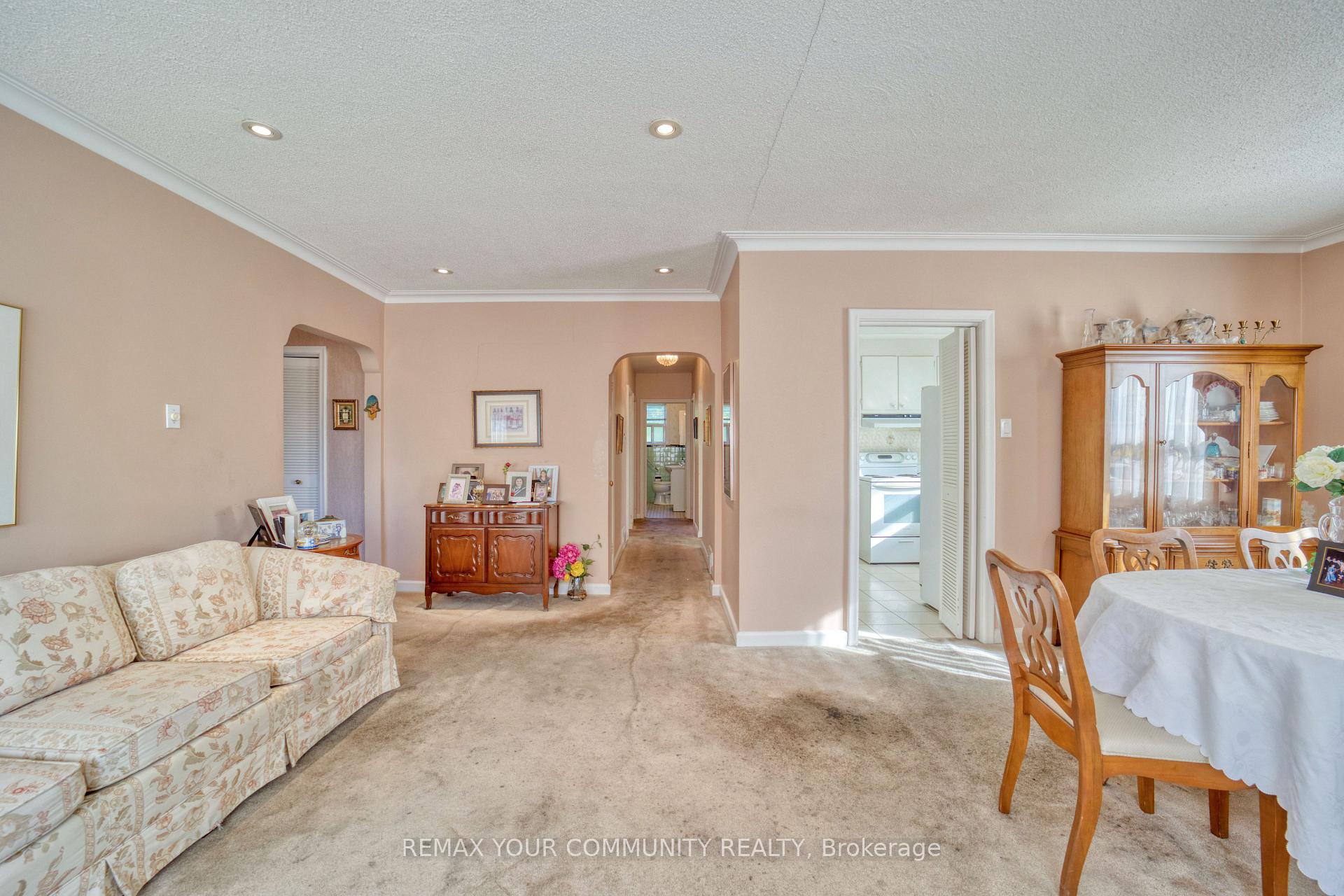 Photo 14 of 48 Alexis Boulevard, North York, Clanton Park — HOMEH