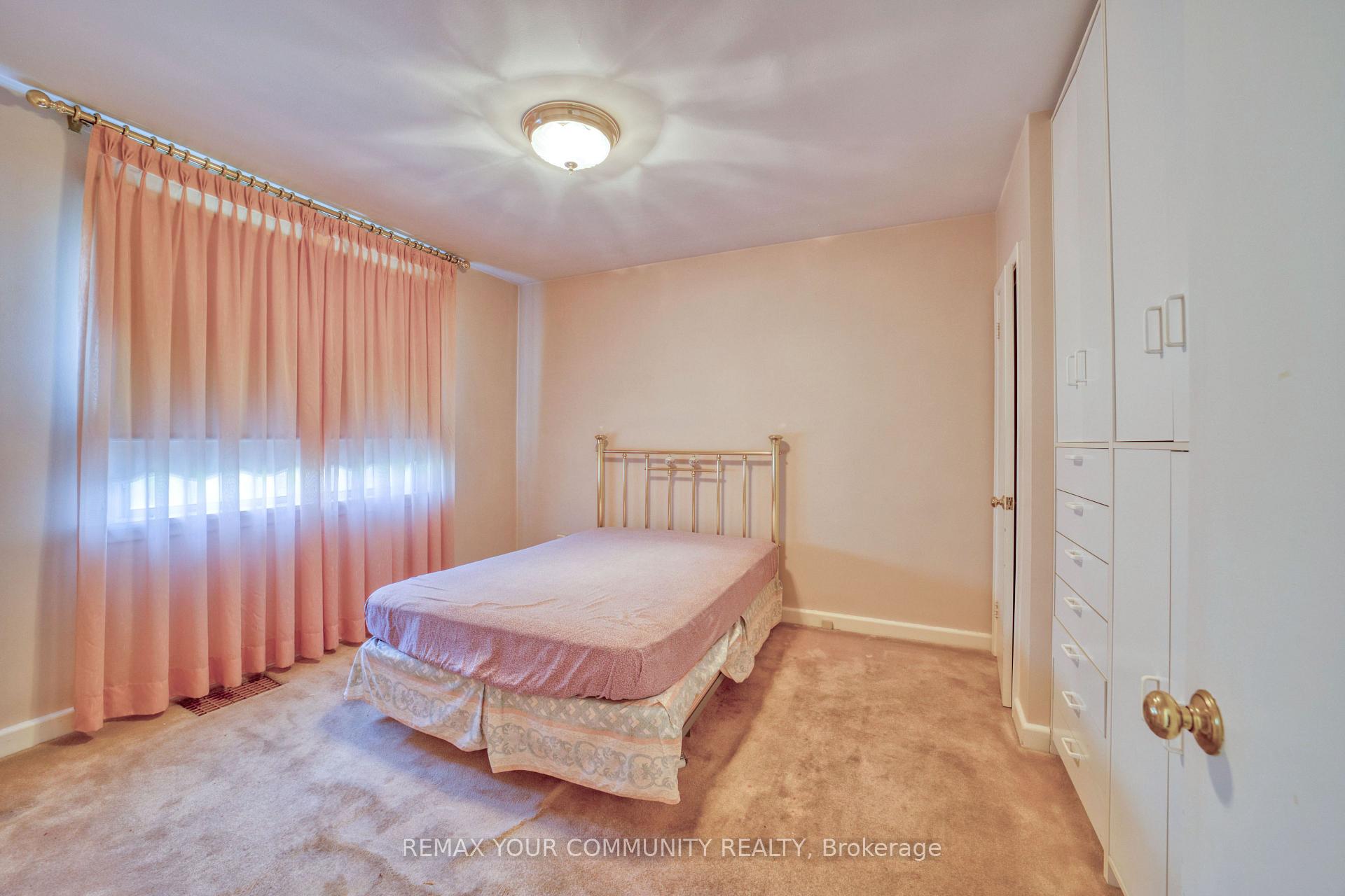 Photo 23 of 48 Alexis Boulevard, North York, Clanton Park — HOMEH