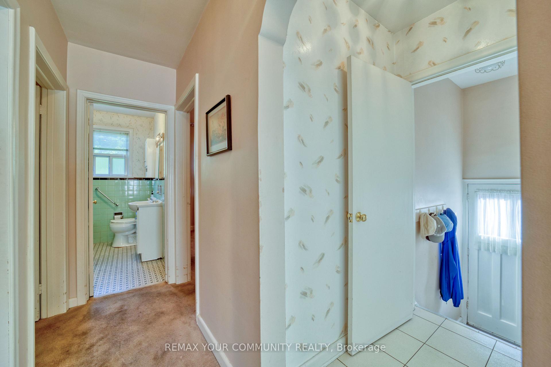 Photo 26 of 48 Alexis Boulevard, North York, Clanton Park — HOMEH