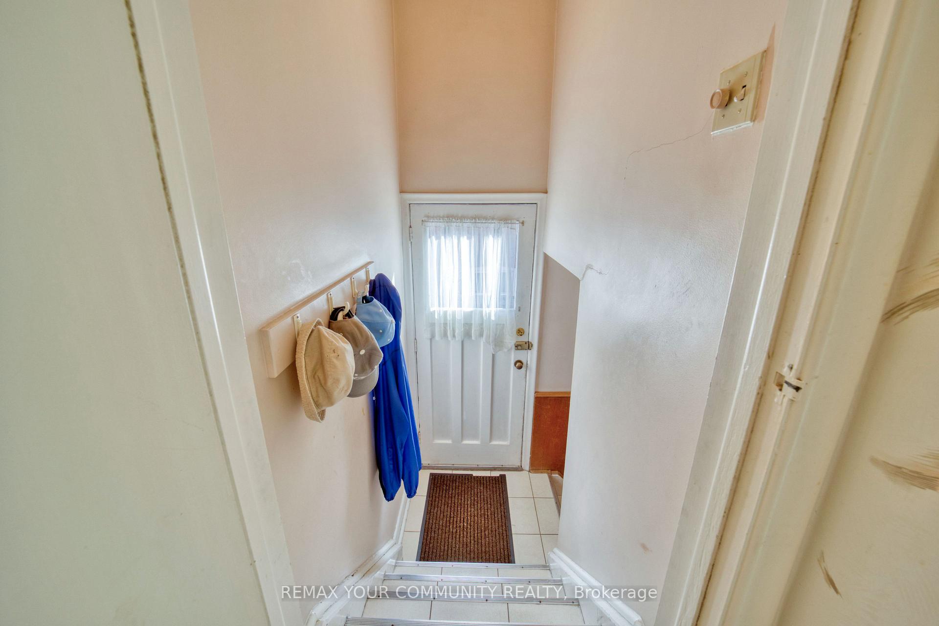 Photo 31 of 48 Alexis Boulevard, North York, Clanton Park — HOMEH