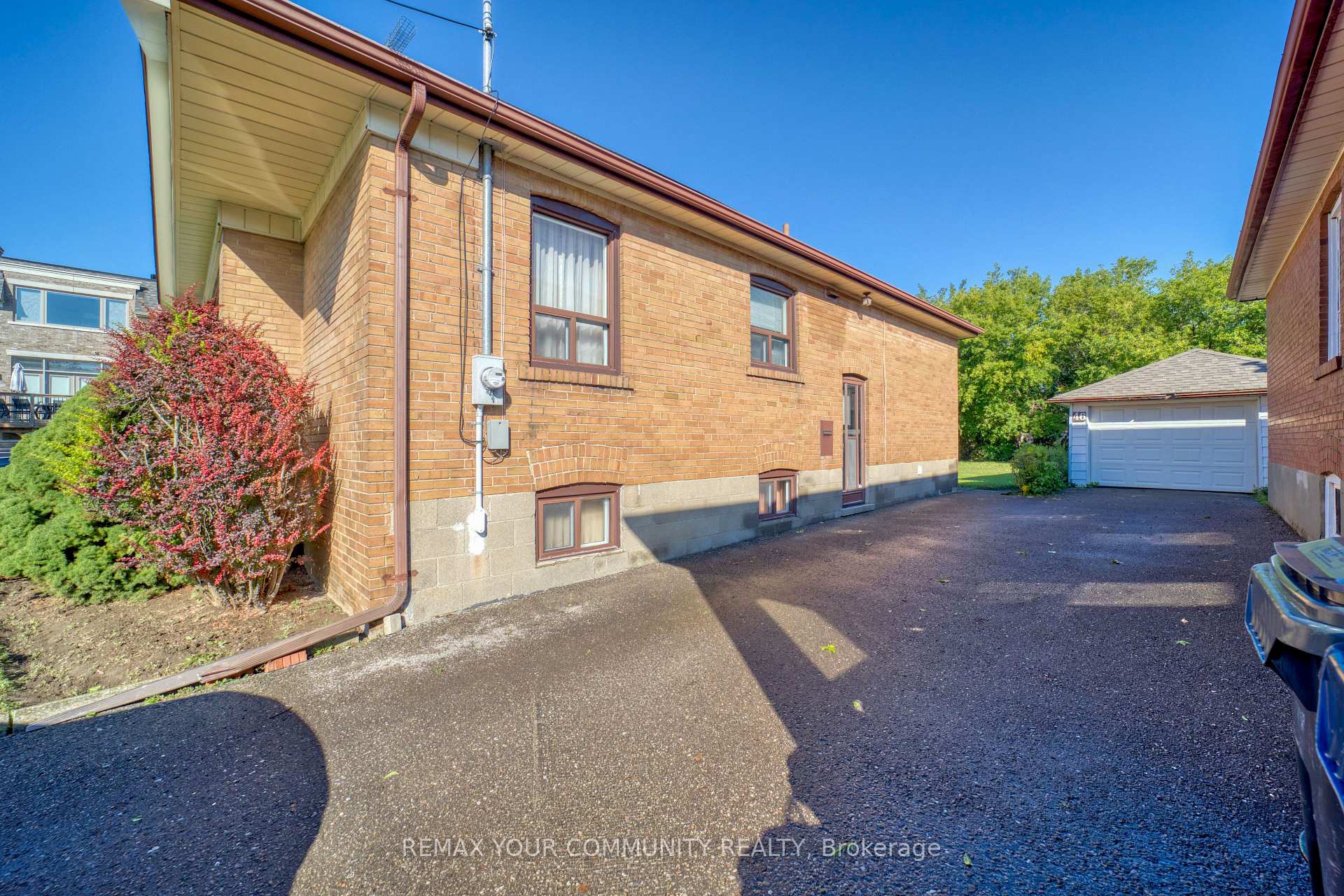Photo 40 of 48 Alexis Boulevard, North York, Clanton Park — HOMEH