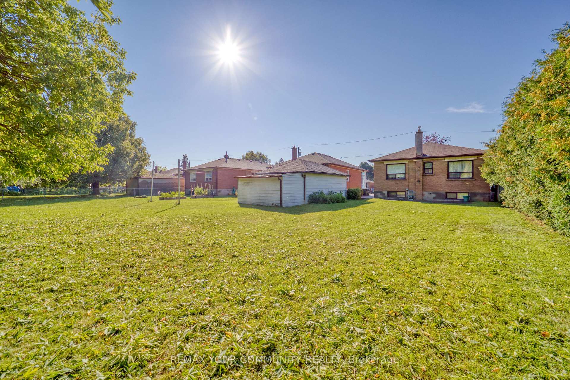 Photo 43 of 48 Alexis Boulevard, North York, Clanton Park — HOMEH