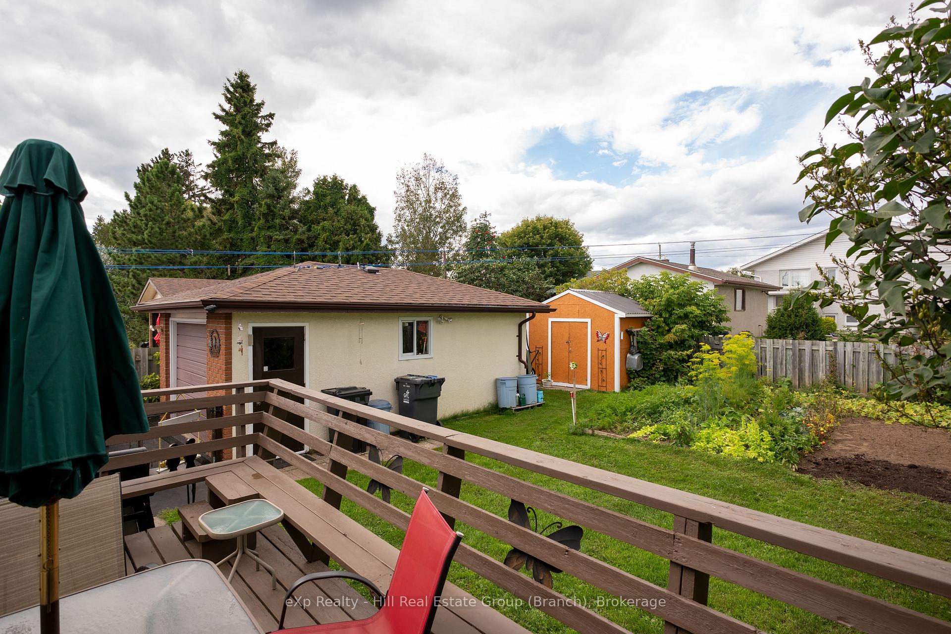 Photo 6 of 520 Dublin Avenue, Thunder Bay, John Street North — HOMEH