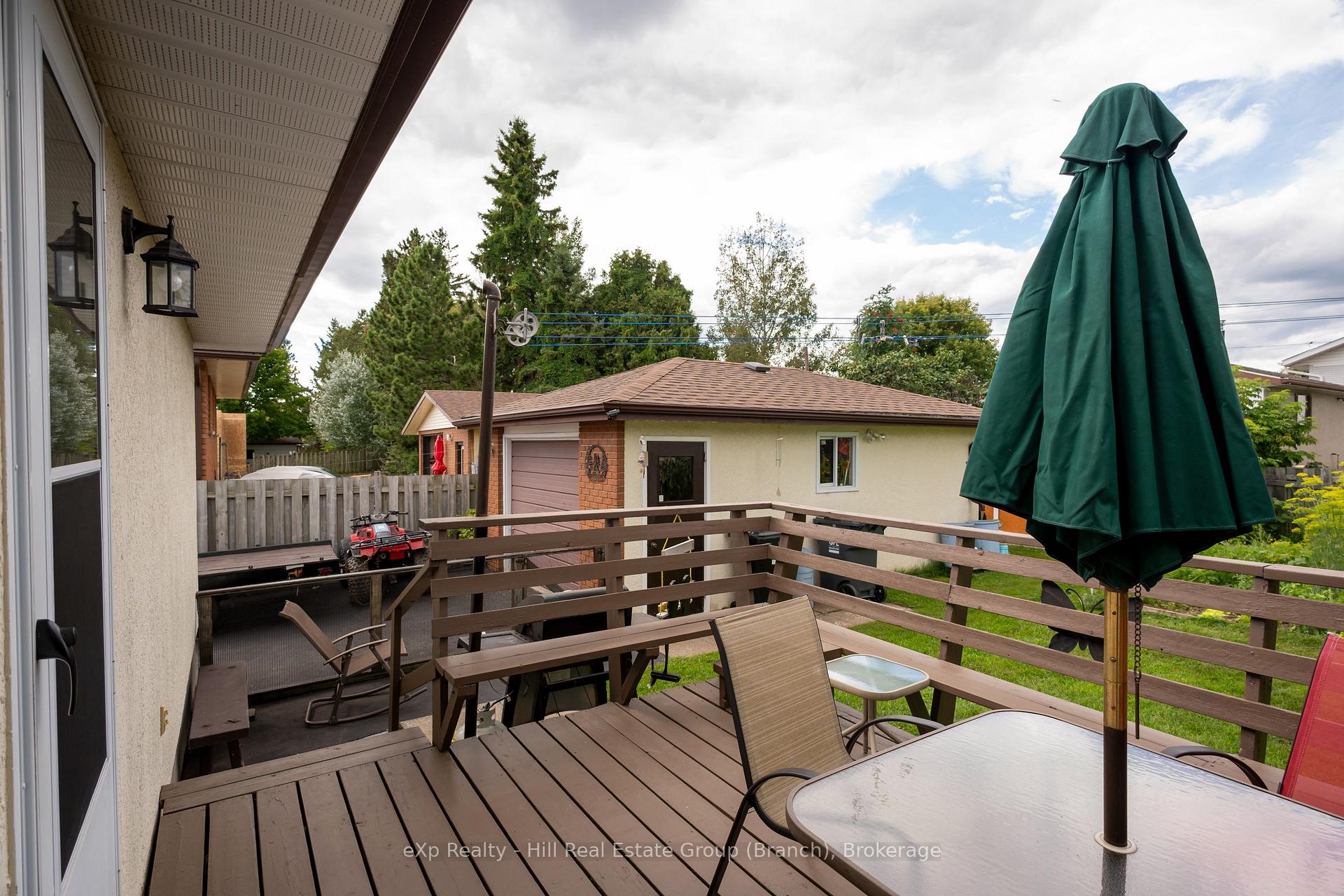 Photo 7 of 520 Dublin Avenue, Thunder Bay, John Street North — HOMEH
