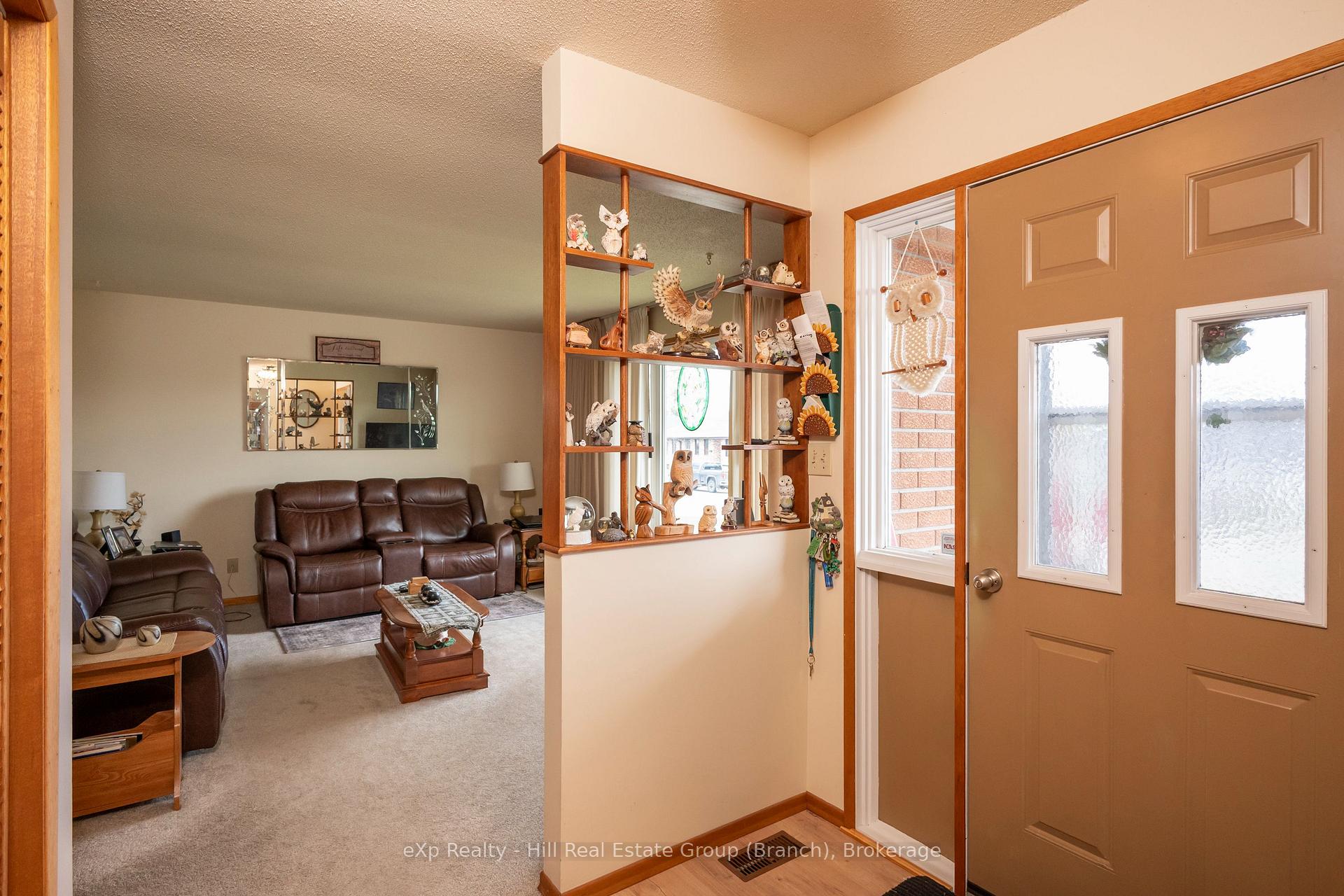 Photo 10 of 520 Dublin Avenue, Thunder Bay, John Street North — HOMEH