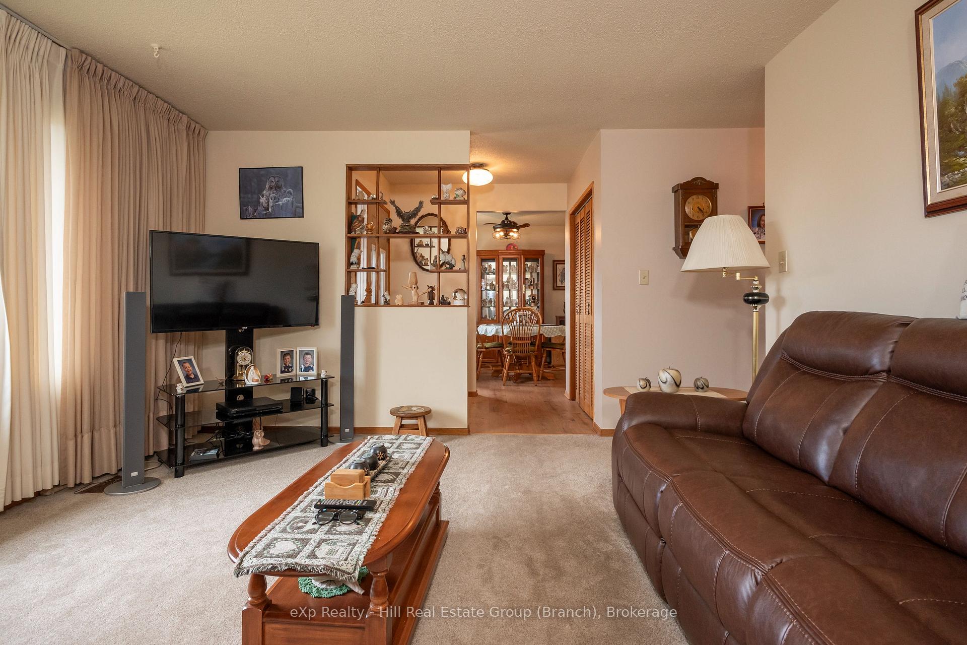 Photo 13 of 520 Dublin Avenue, Thunder Bay, John Street North — HOMEH