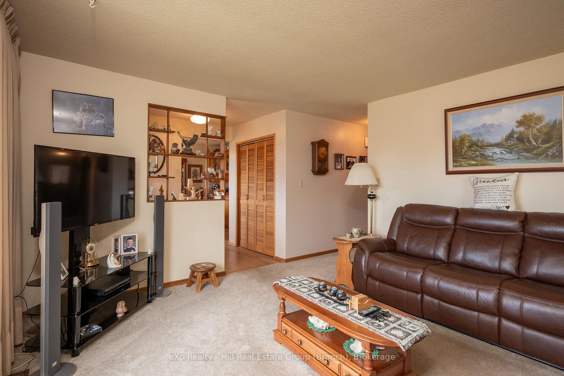Photo 14 of 520 Dublin Avenue, Thunder Bay, John Street North — HOMEH