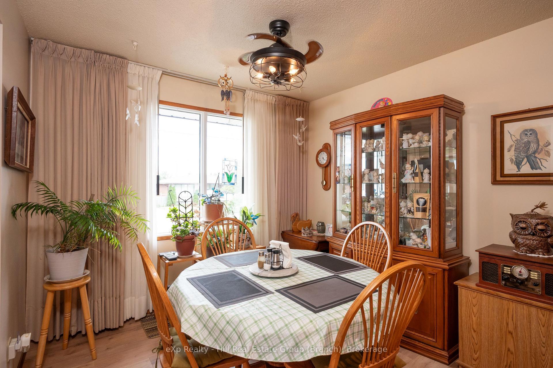 Photo 16 of 520 Dublin Avenue, Thunder Bay, John Street North — HOMEH