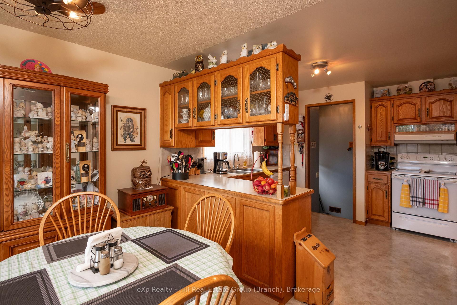 Photo 17 of 520 Dublin Avenue, Thunder Bay, John Street North — HOMEH