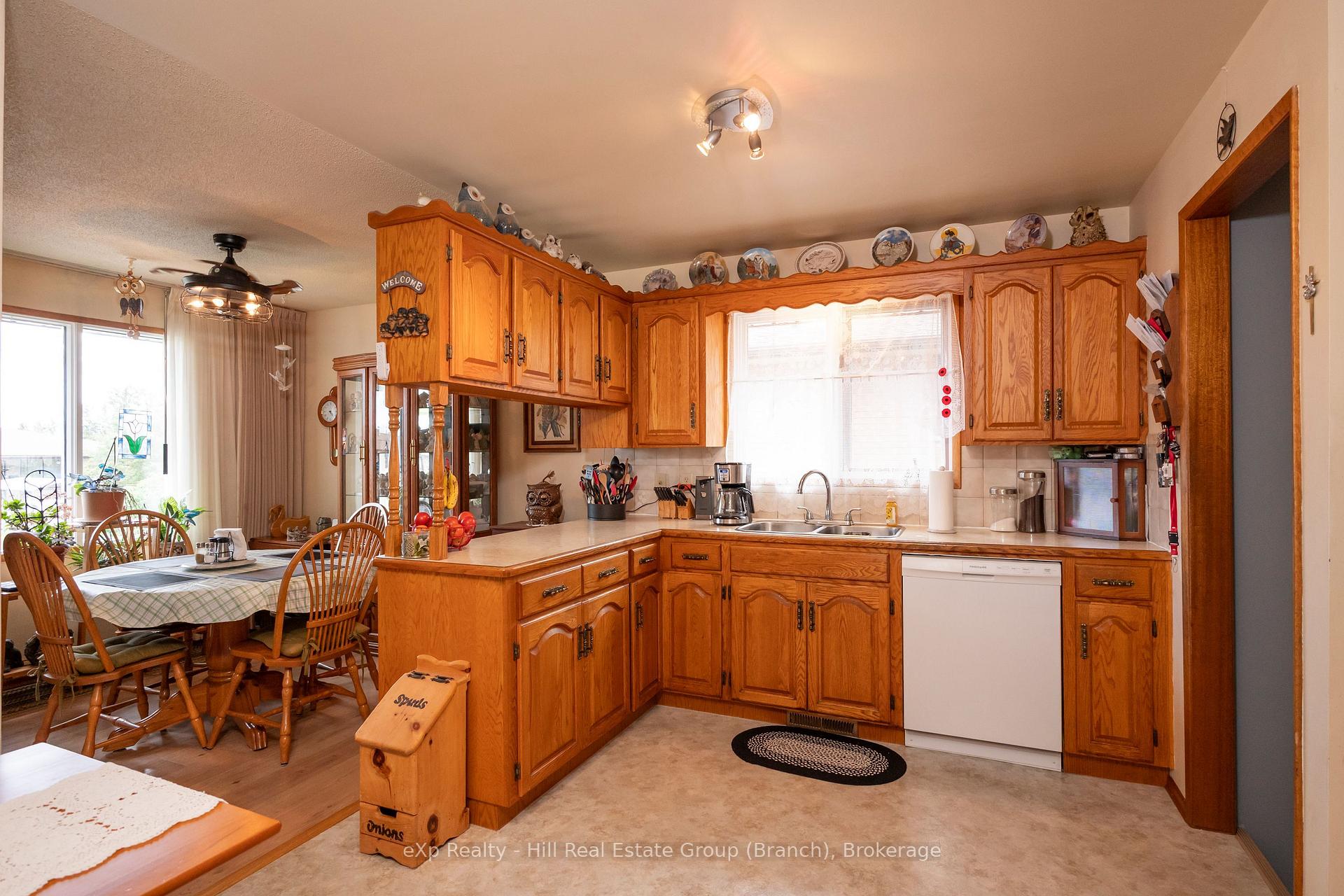 Photo 18 of 520 Dublin Avenue, Thunder Bay, John Street North — HOMEH
