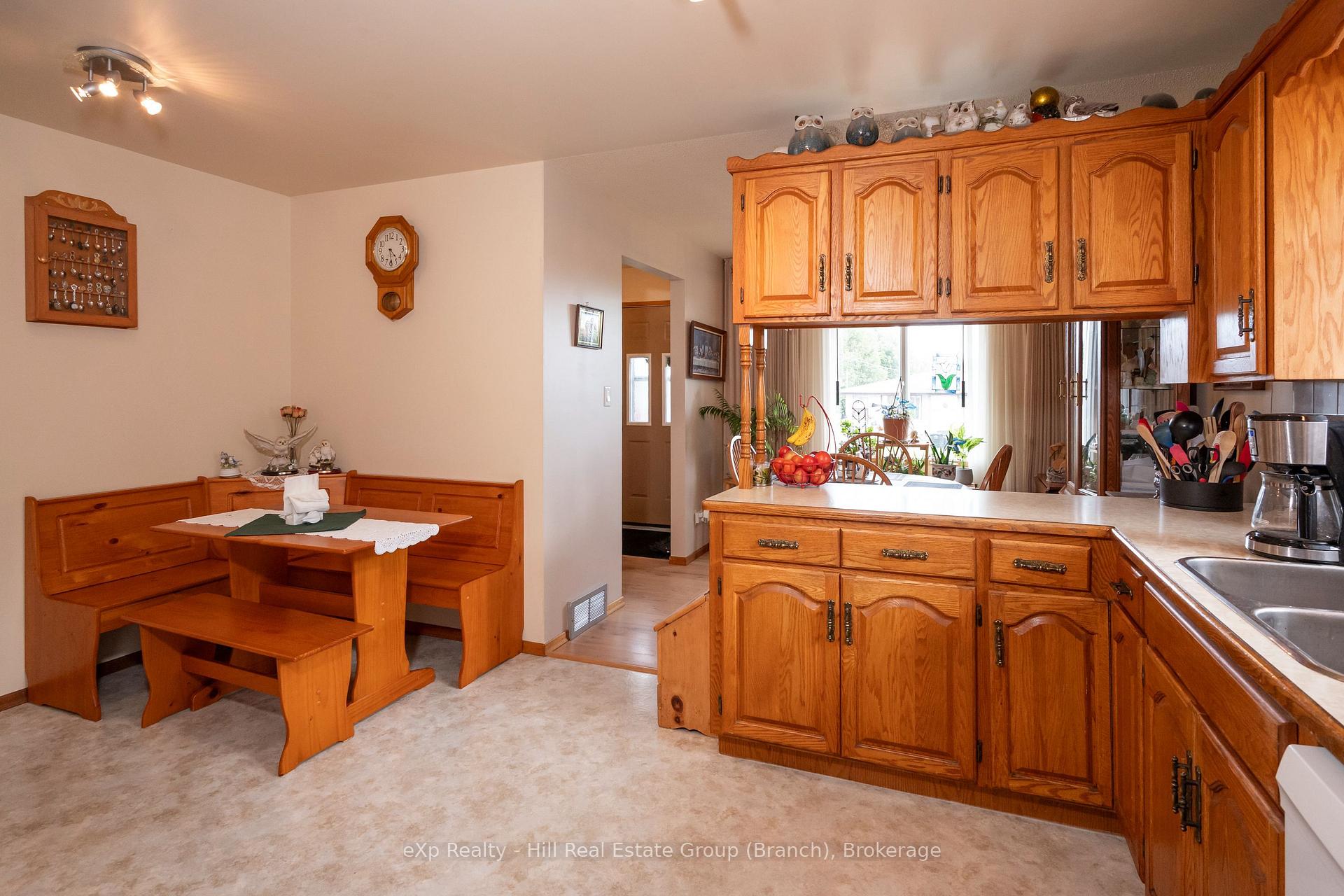 Photo 21 of 520 Dublin Avenue, Thunder Bay, John Street North — HOMEH