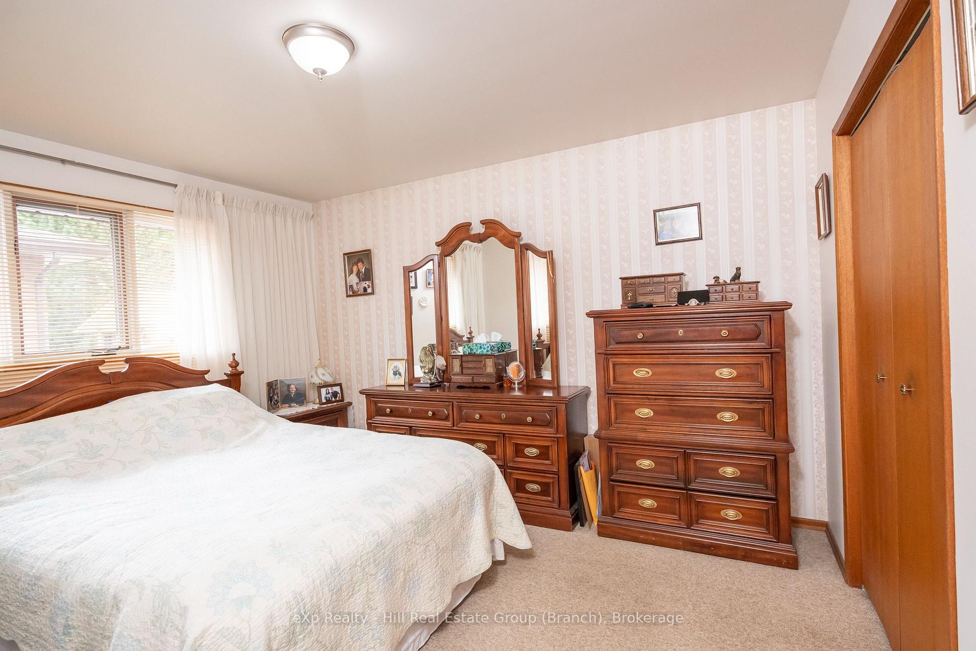 Photo 23 of 520 Dublin Avenue, Thunder Bay, John Street North — HOMEH
