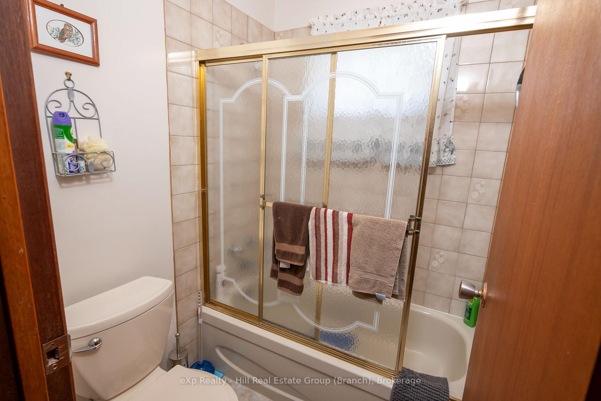 Photo 32 of 520 Dublin Avenue, Thunder Bay, John Street North — HOMEH