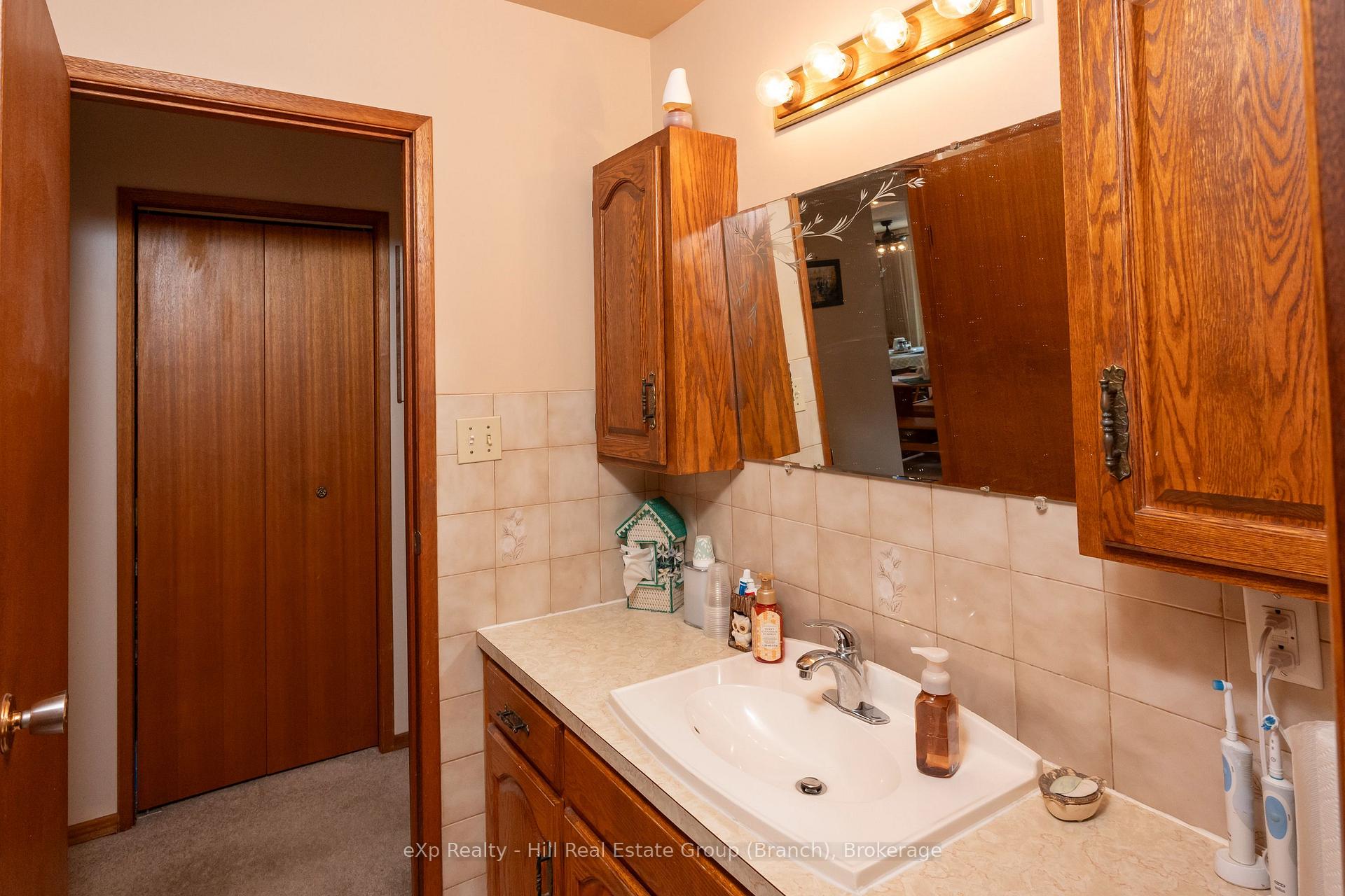 Photo 33 of 520 Dublin Avenue, Thunder Bay, John Street North — HOMEH
