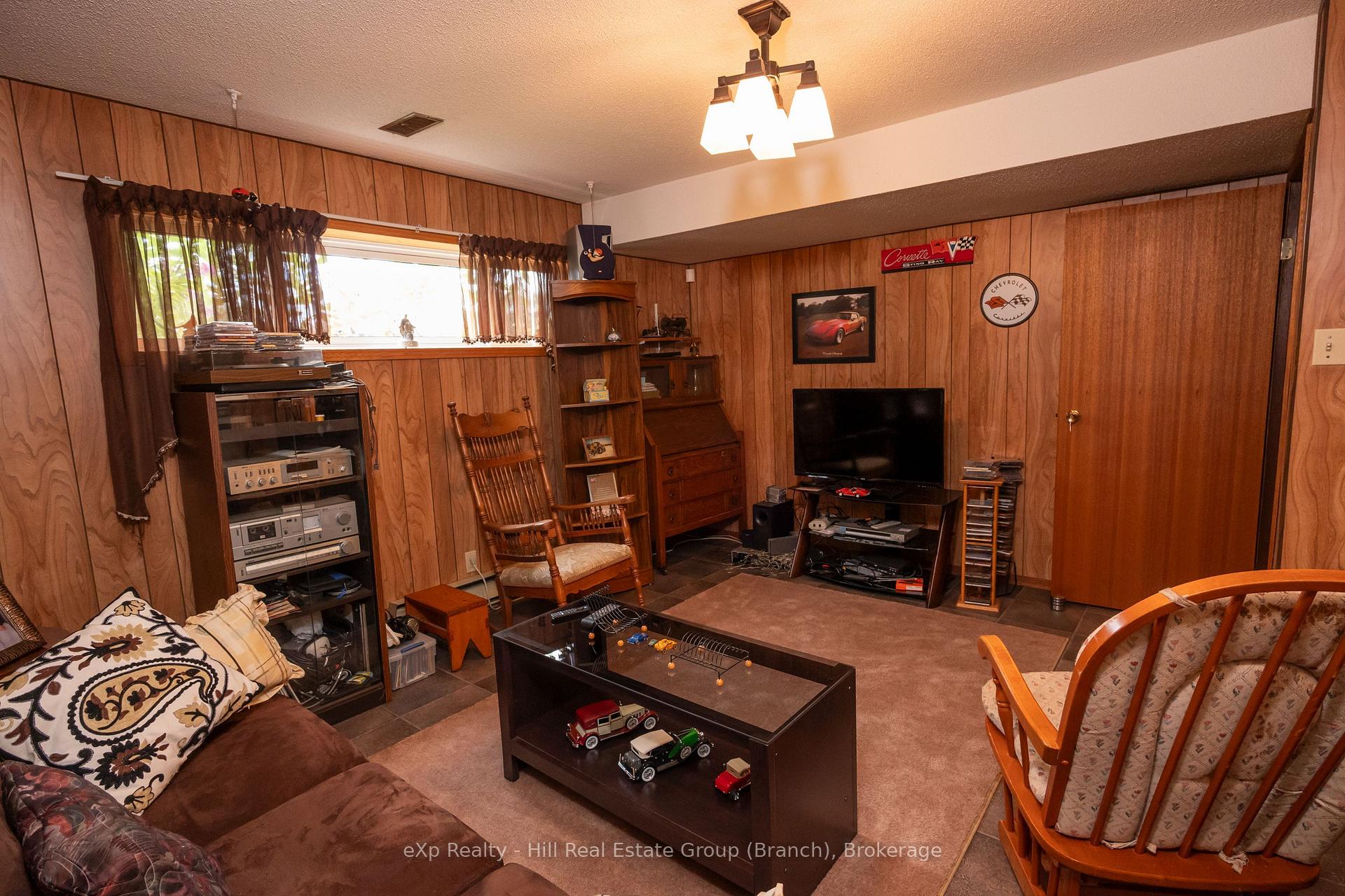 Photo 36 of 520 Dublin Avenue, Thunder Bay, John Street North — HOMEH