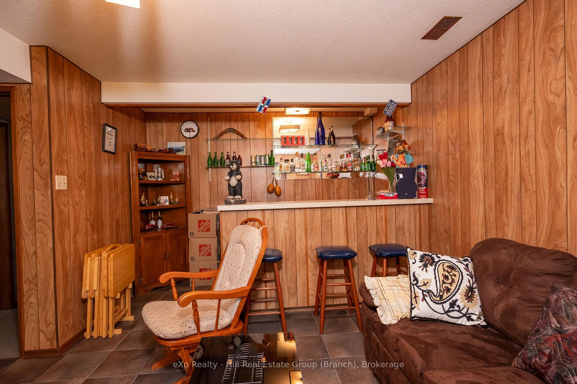 Photo 37 of 520 Dublin Avenue, Thunder Bay, John Street North — HOMEH