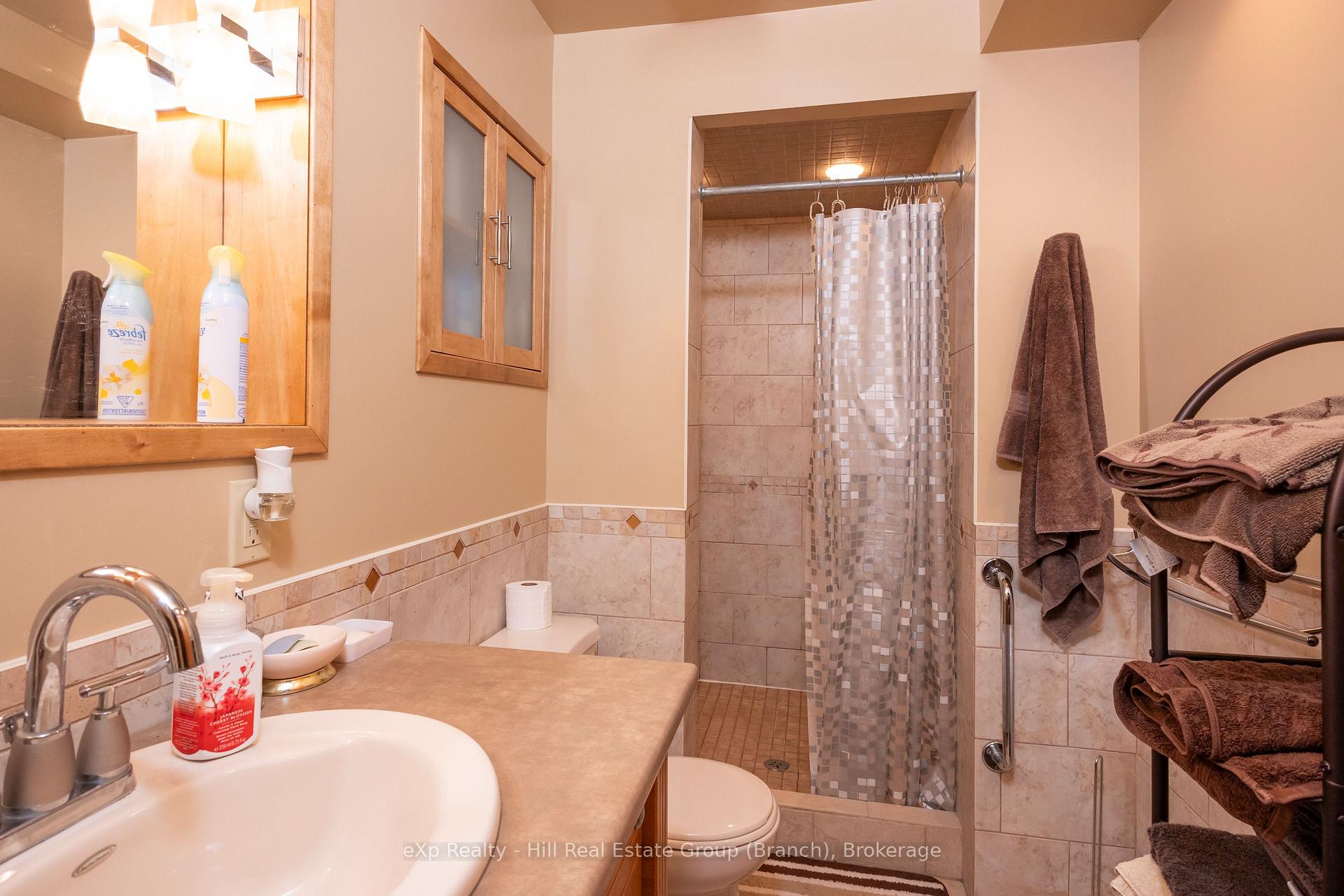 Photo 45 of 520 Dublin Avenue, Thunder Bay, John Street North — HOMEH