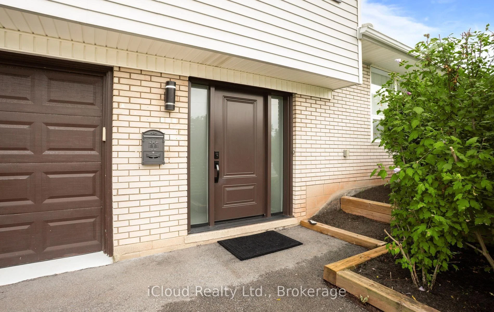 Photo 8 of 588 Walkers Line, Burlington, Roseland — HOMEH