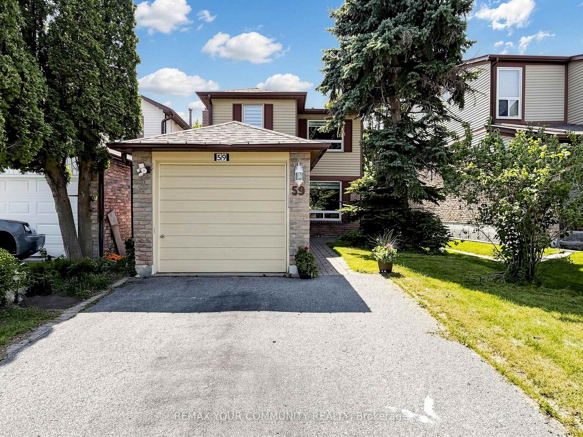 Photo 2 of 59 Valley Stream Drive, Scarborough, Milliken — HOMEH