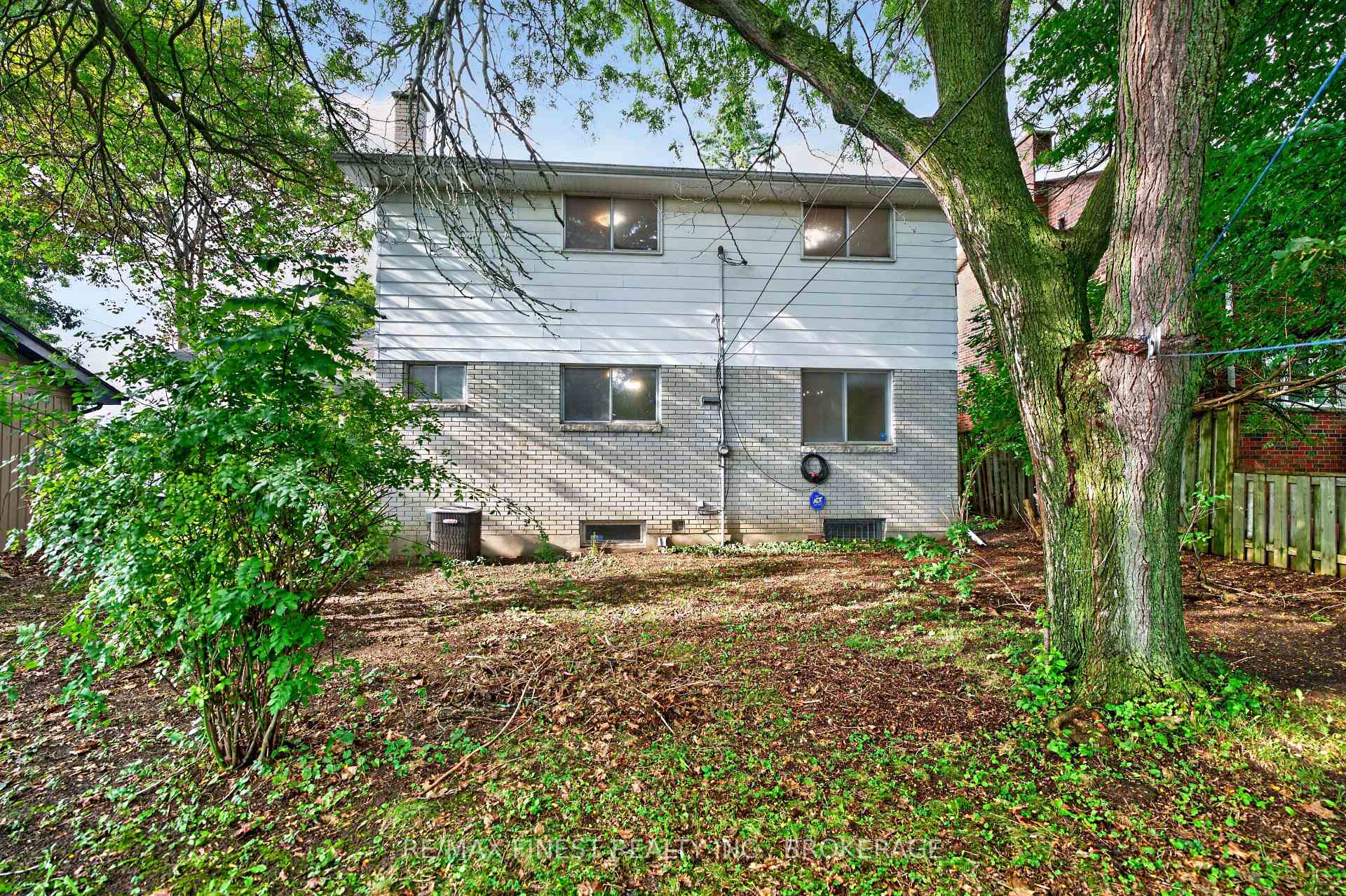 Photo 6 of 92 Cliff Crescent, Kingston, Central City West — HOMEH