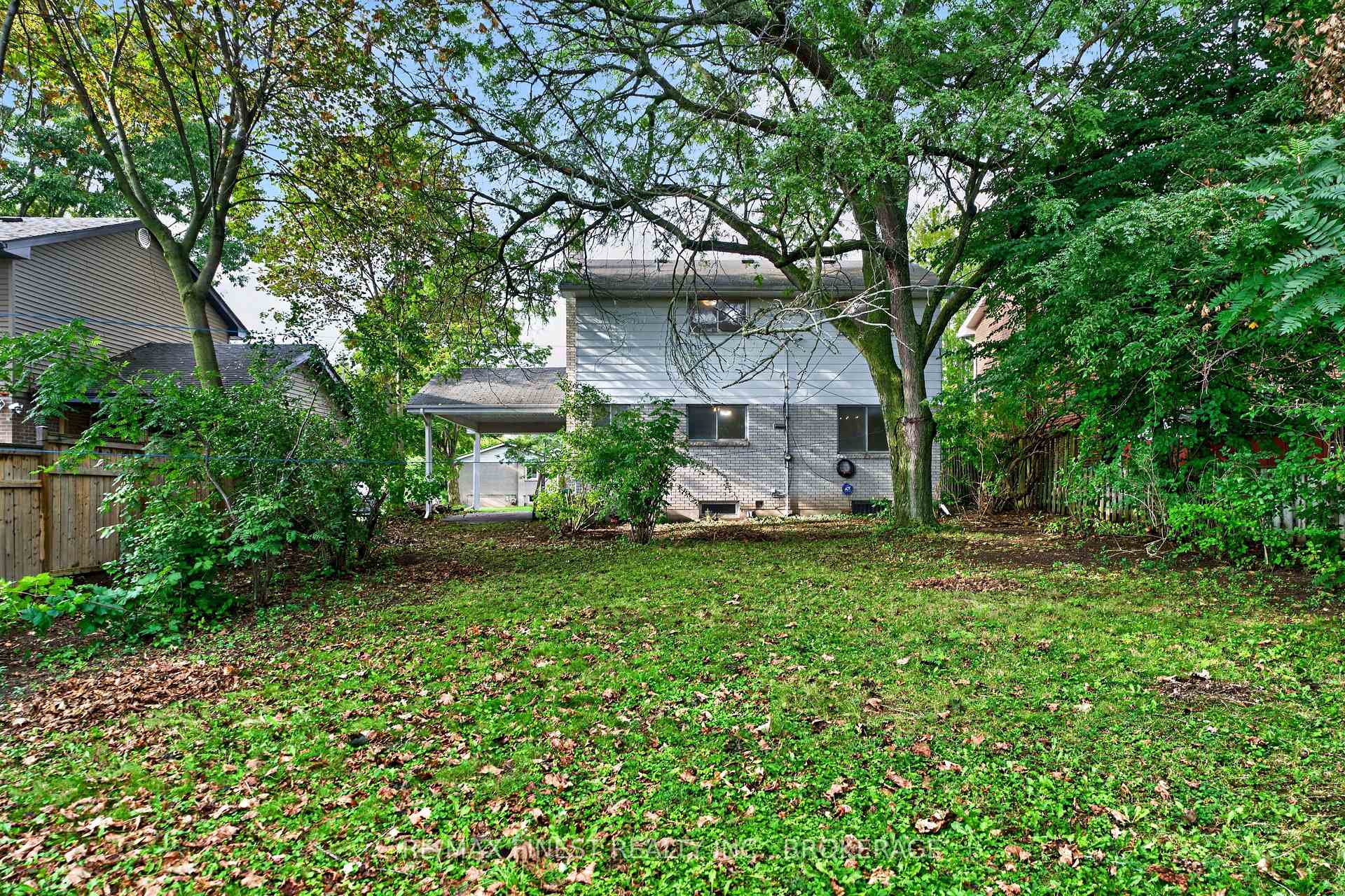 Photo 7 of 92 Cliff Crescent, Kingston, Central City West — HOMEH